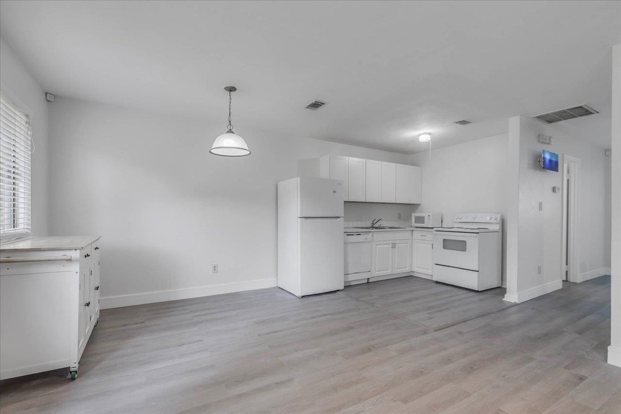 1317 Airport Drive Unit: F12