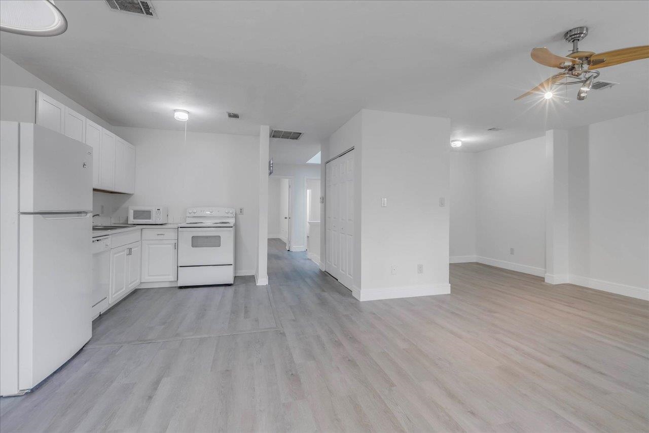1317 Airport Drive Unit: F12