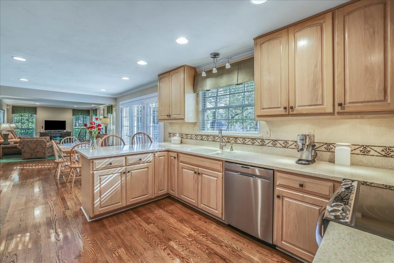 2905 KEW Court