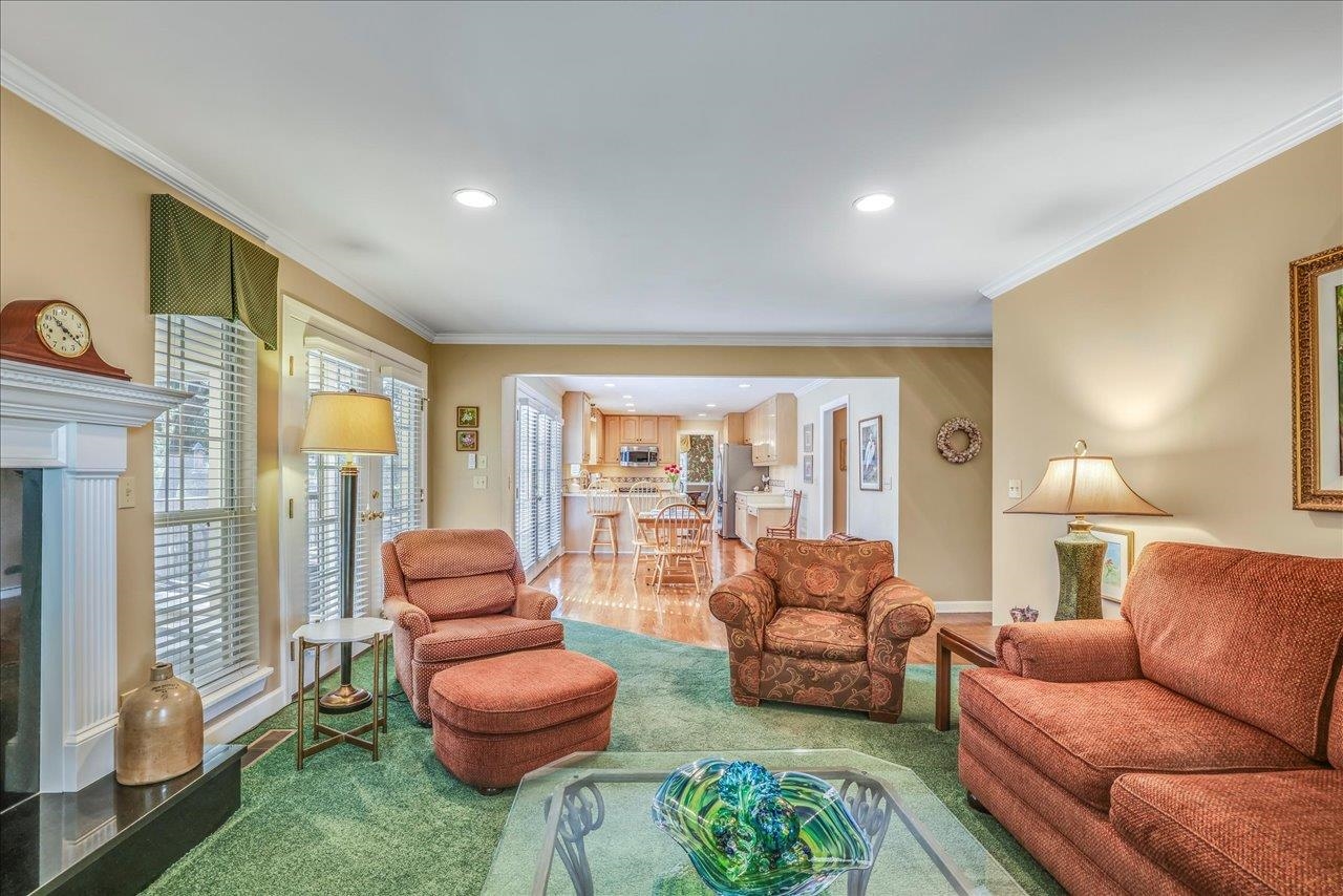 2905 KEW Court