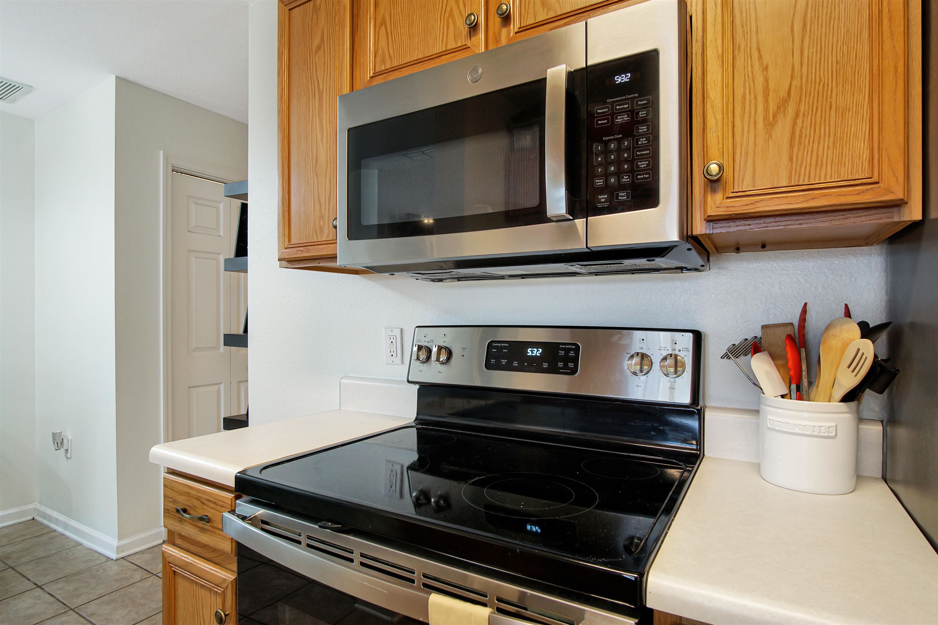 2738 W Tharpe Street Unit: 2204
