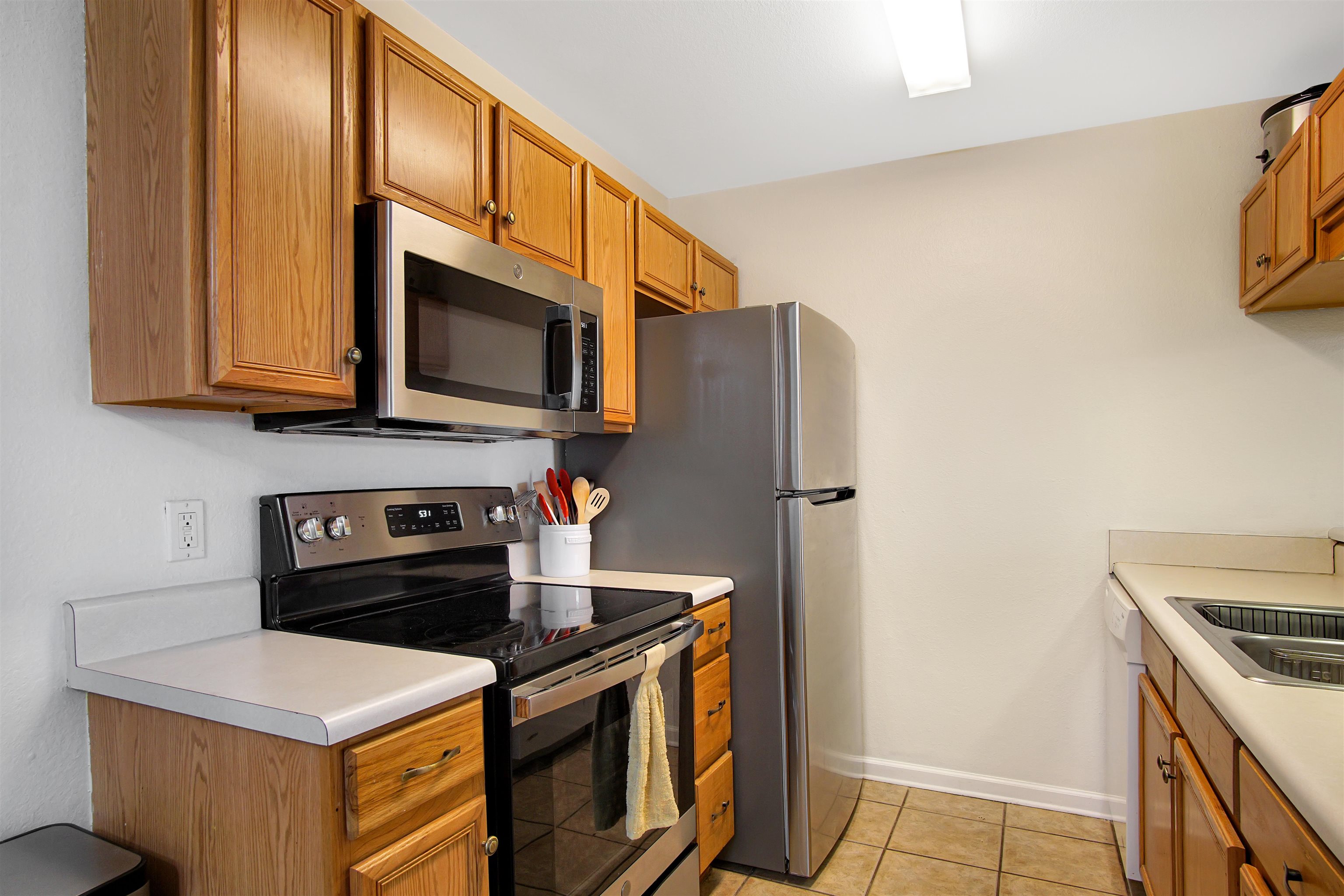 2738 W Tharpe Street Unit: 2204