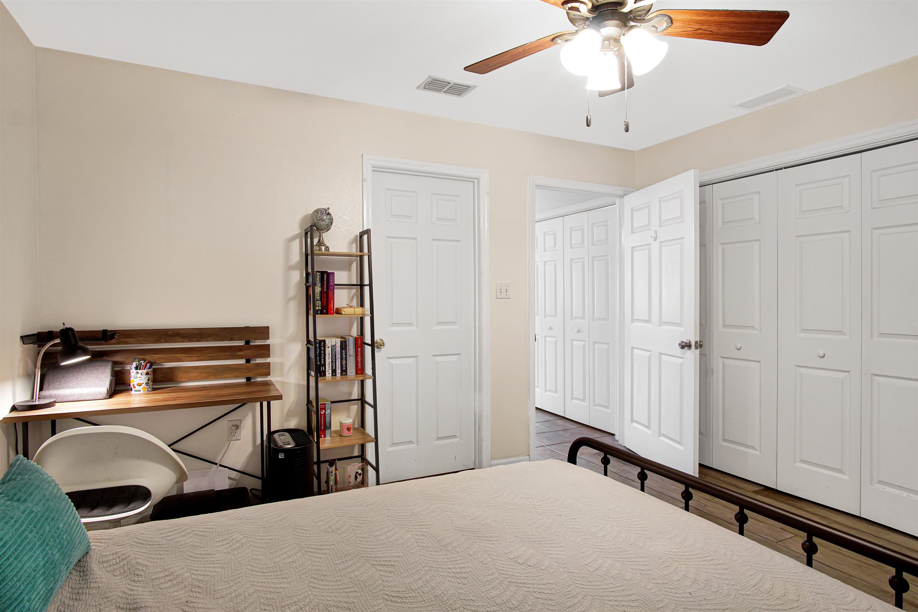 2738 W Tharpe Street Unit: 2204