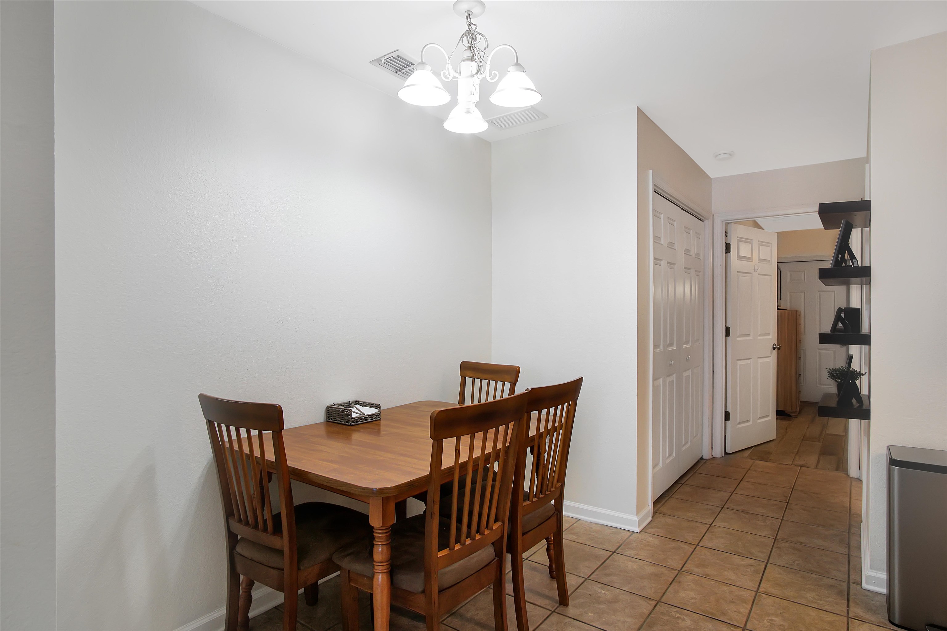 2738 W Tharpe Street Unit: 2204