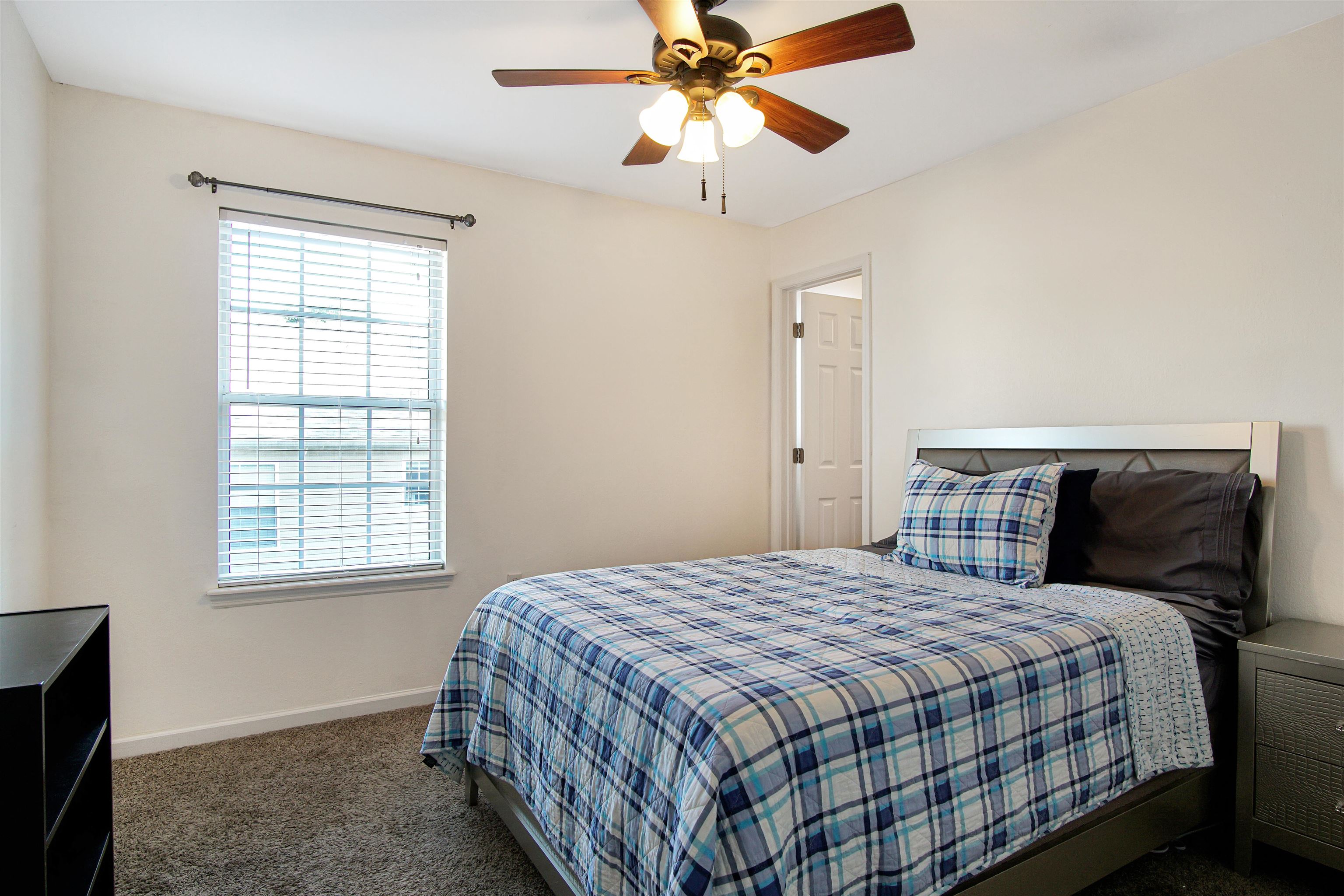 2738 W Tharpe Street Unit: 2204
