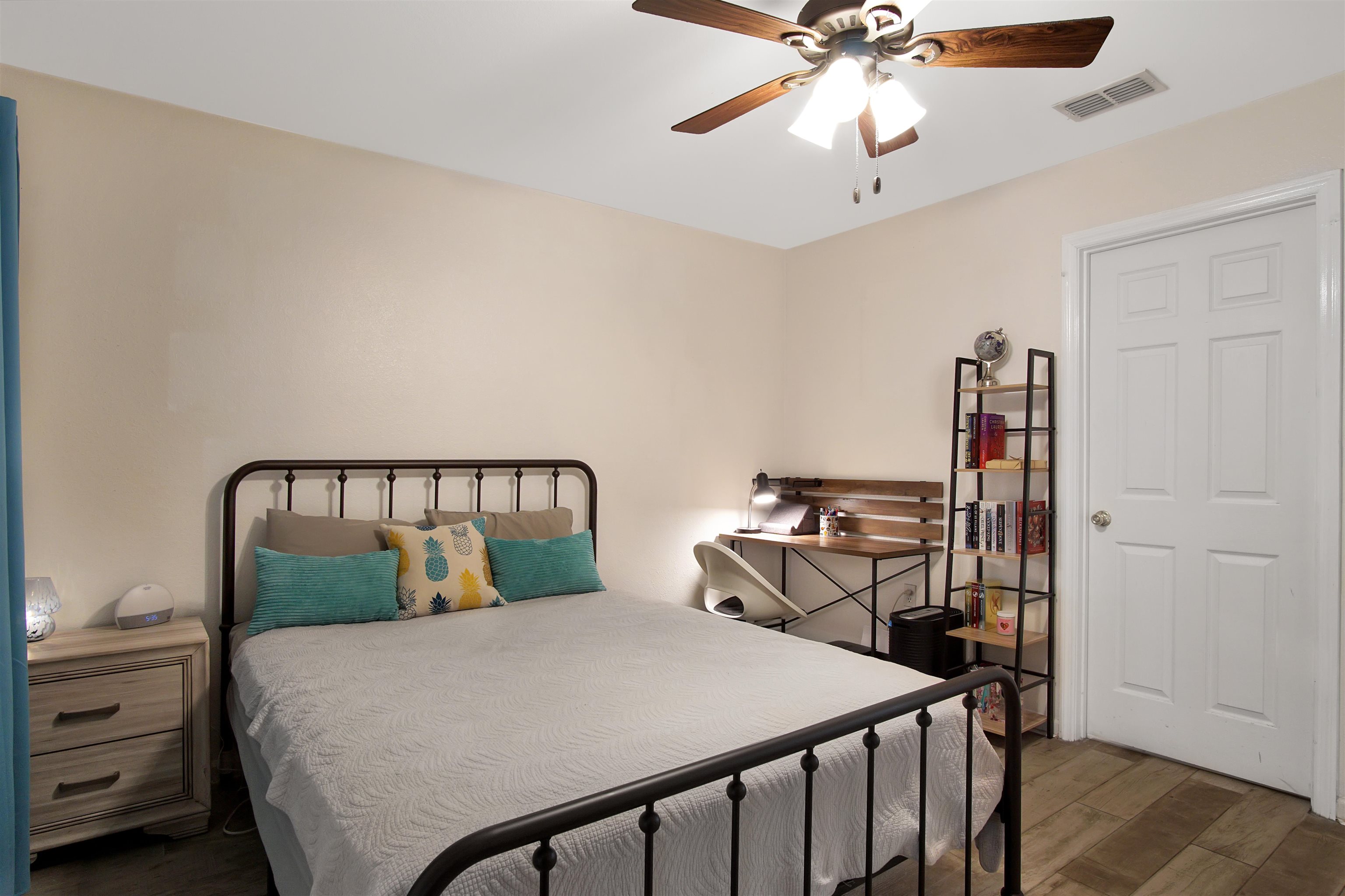 2738 W Tharpe Street Unit: 2204