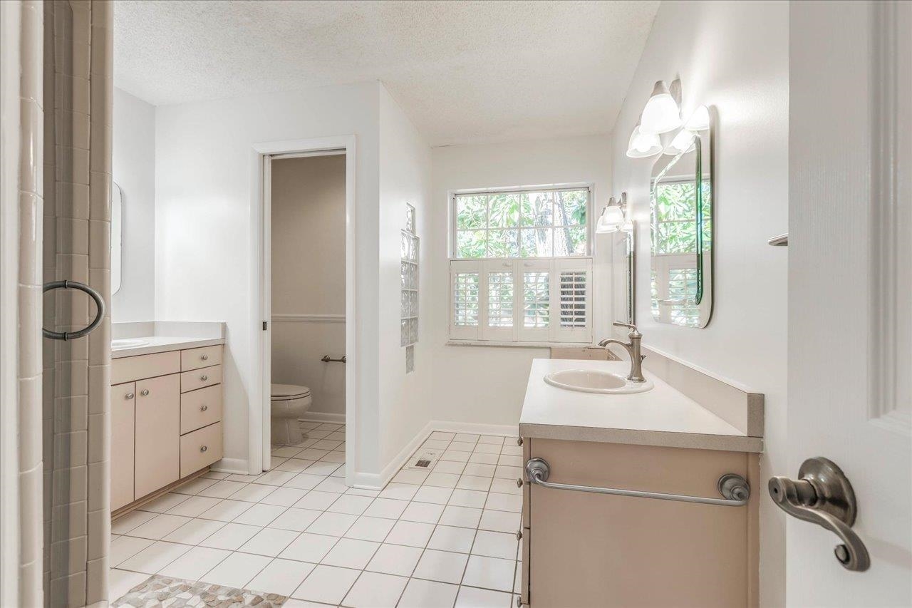 3721 Lifford Circle