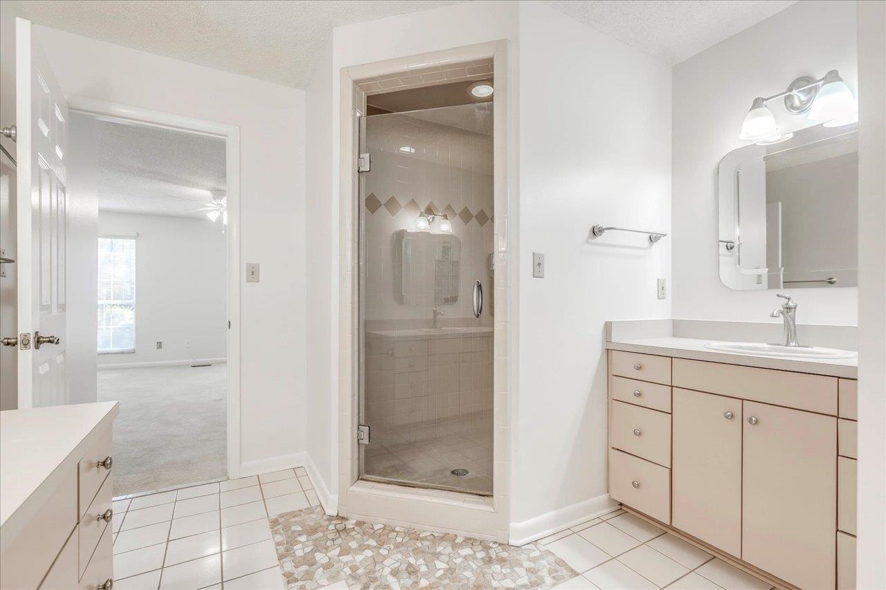 3721 Lifford Circle