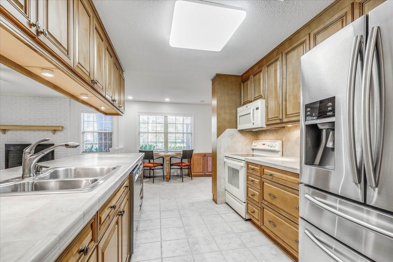 3721 Lifford Circle