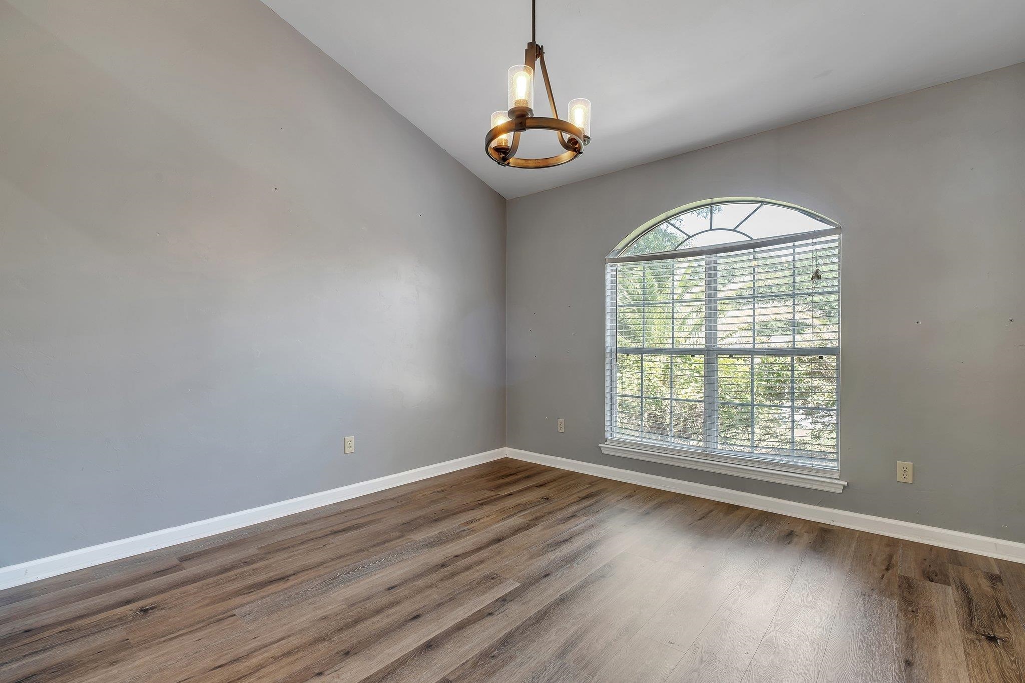 5553 Easton Glen Drive