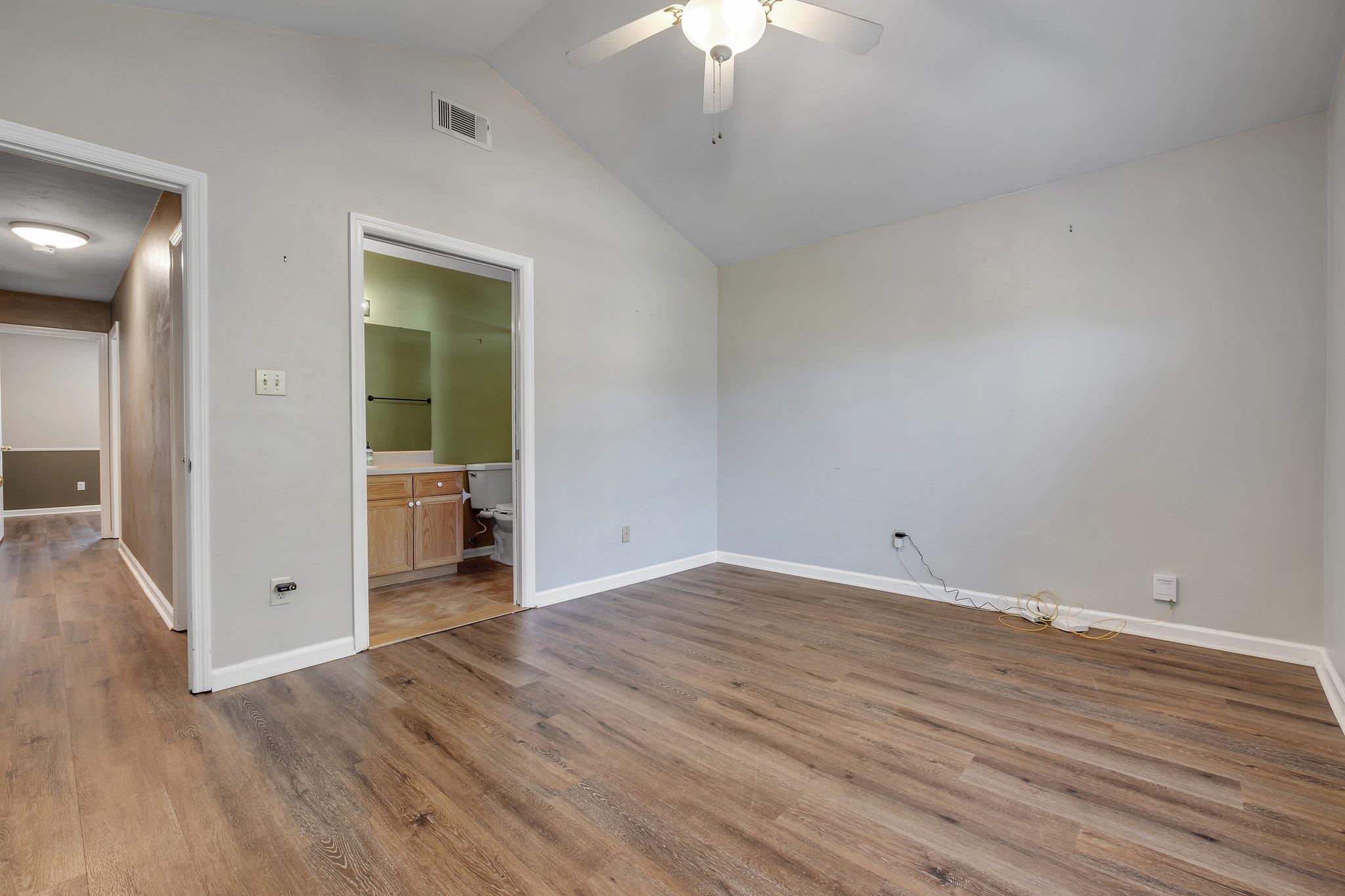 5553 Easton Glen Drive