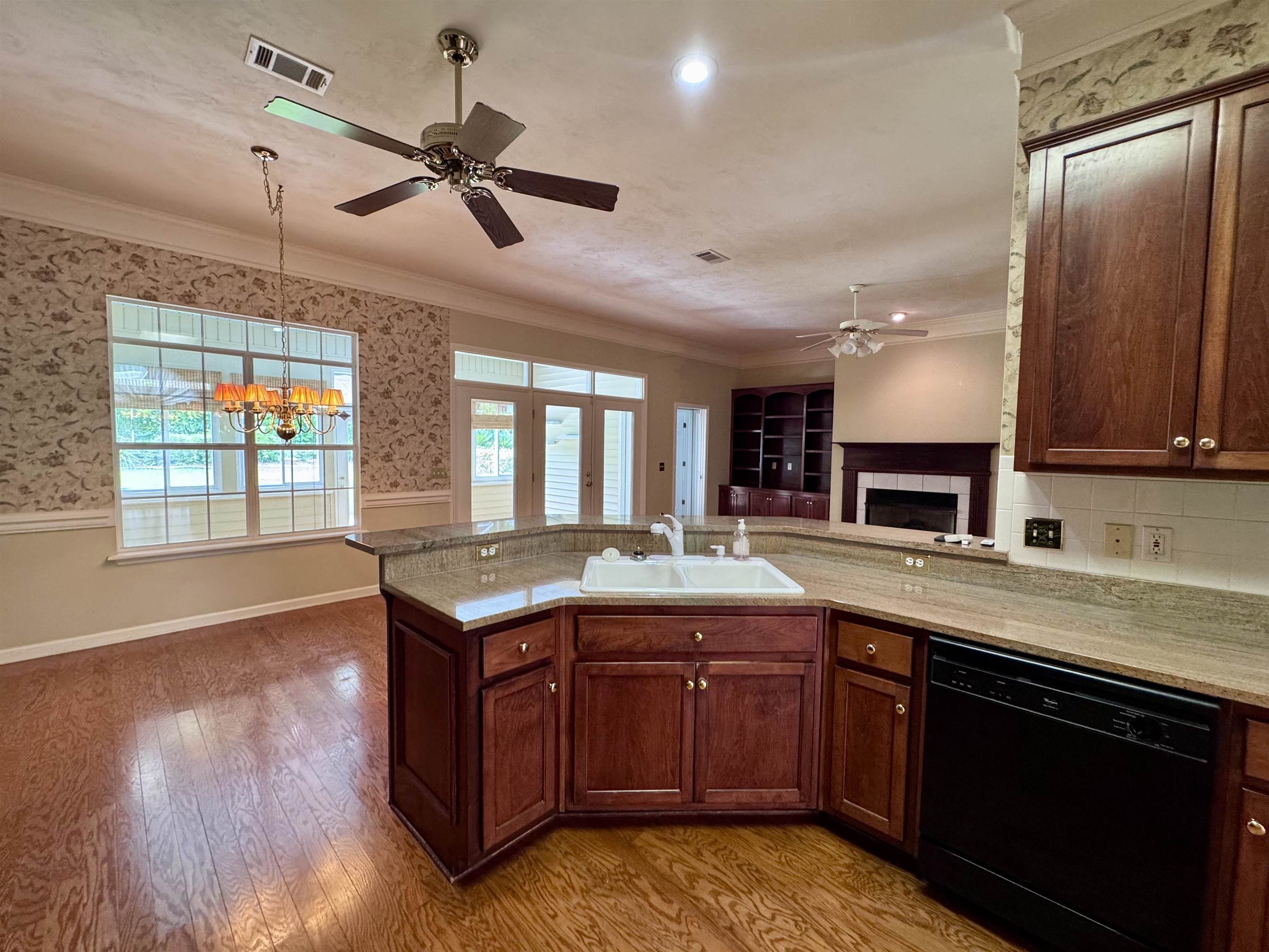 2900 Whittington Drive