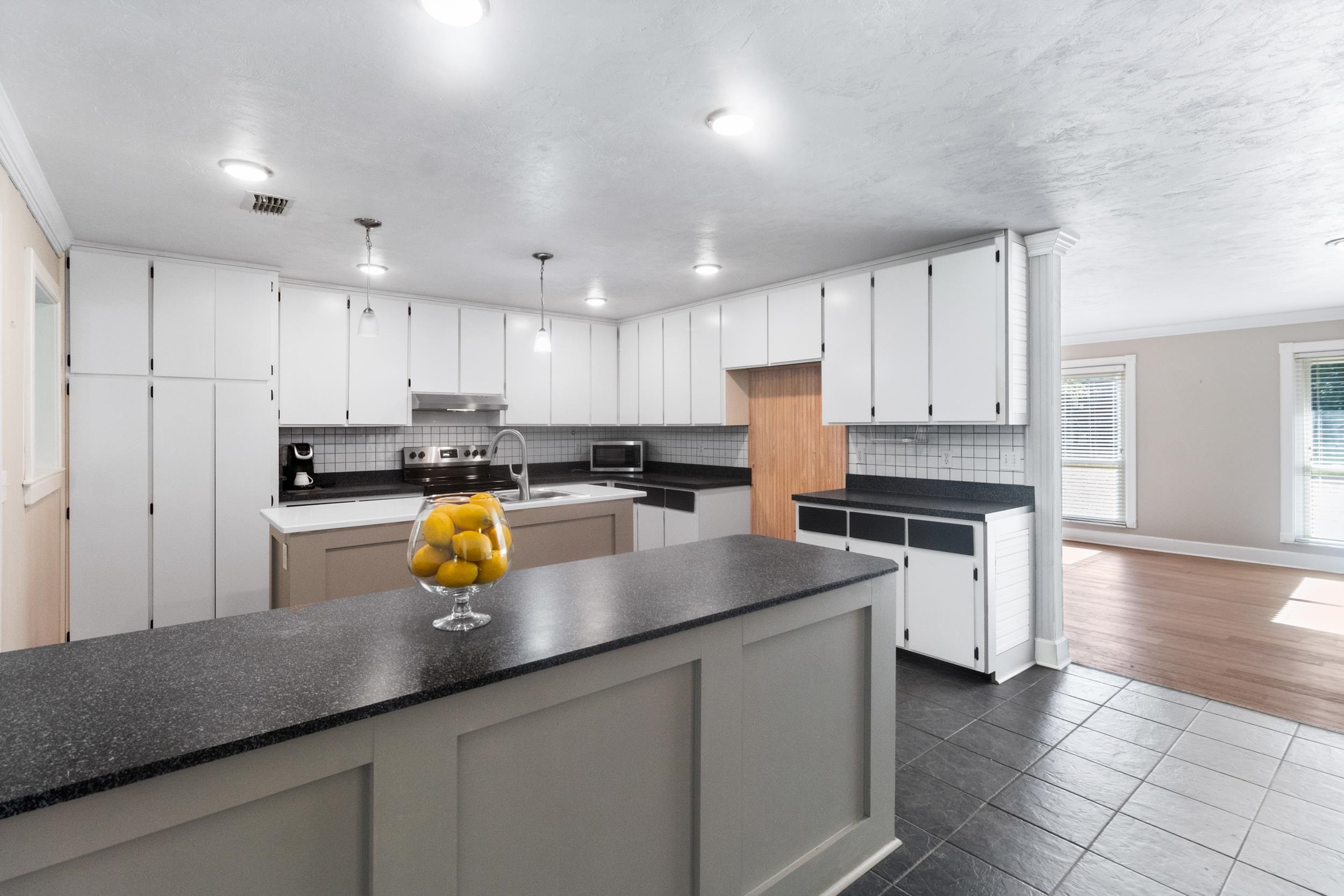4545 Louvinia Court