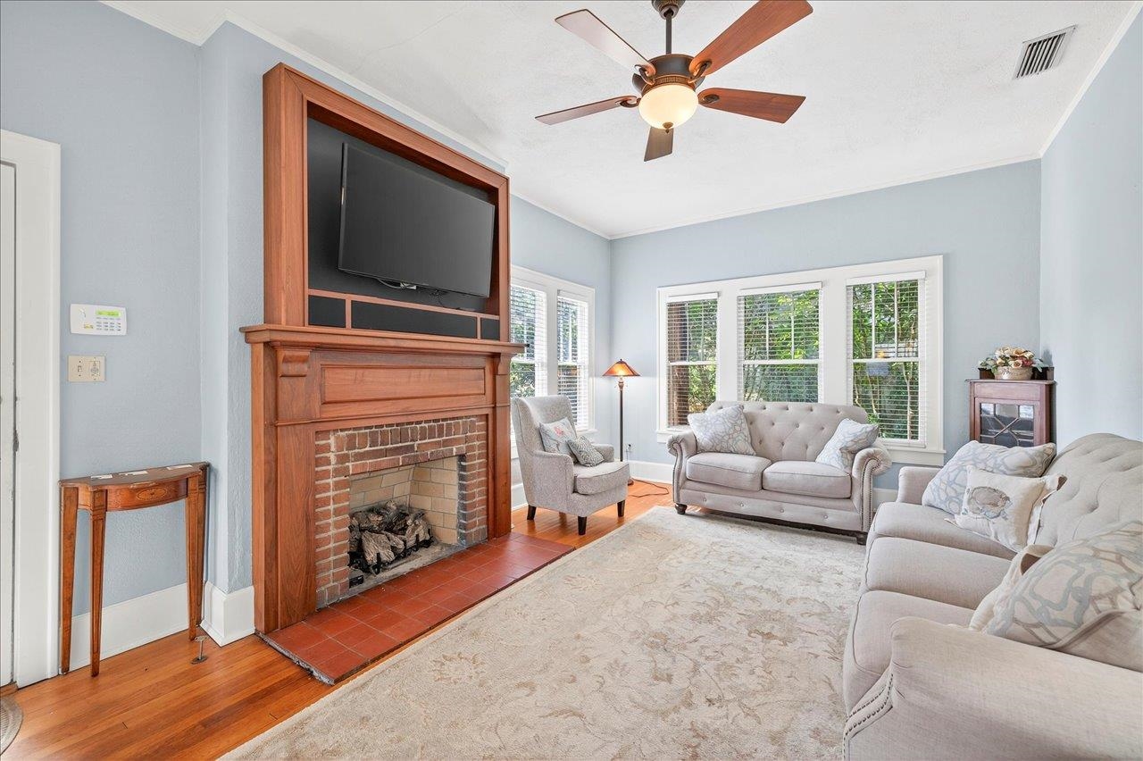 1532 Cristobal Drive