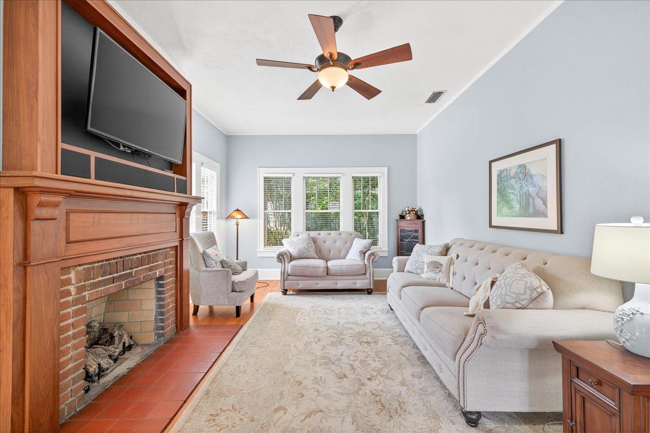1532 Cristobal Drive