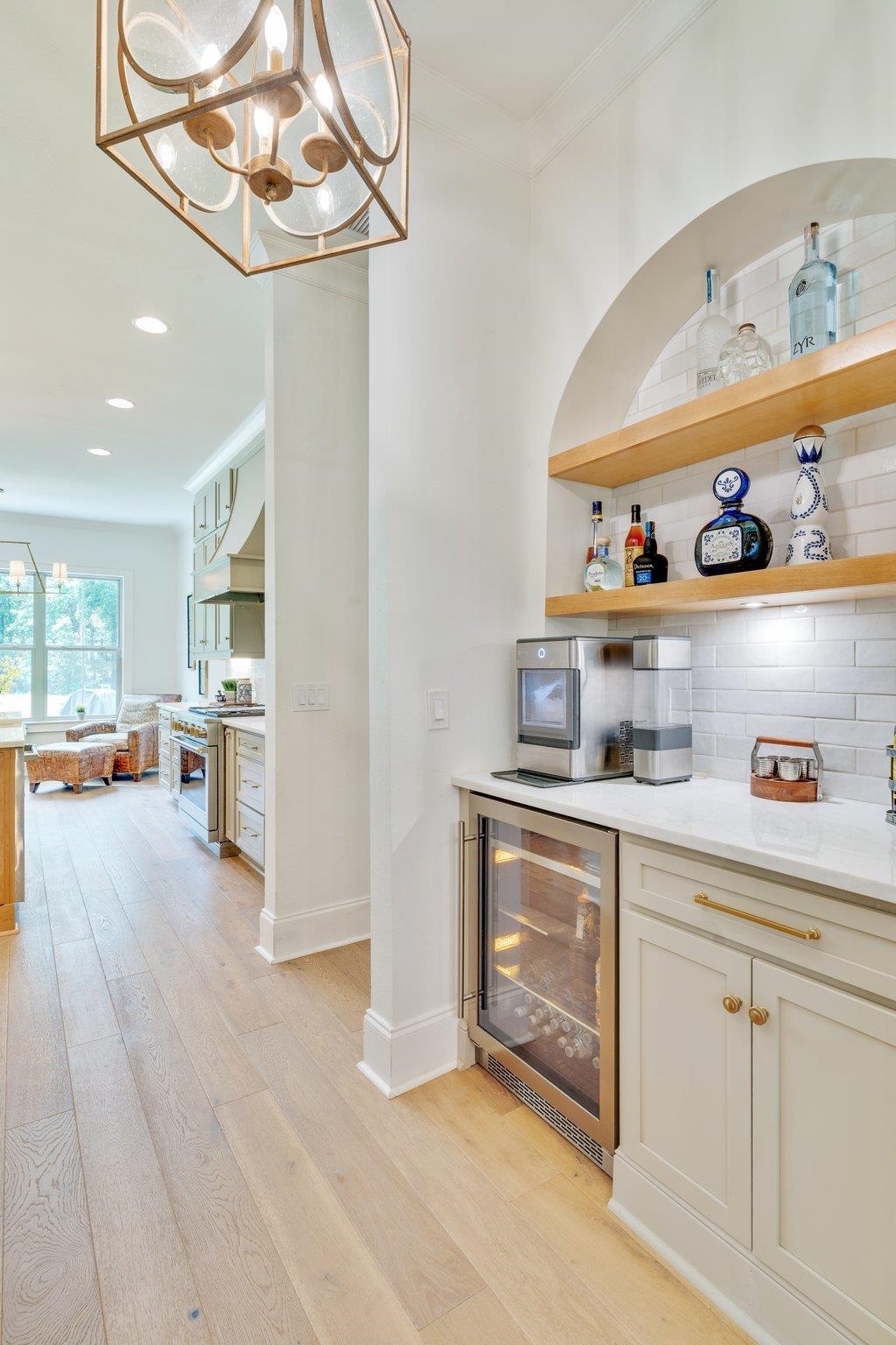930 Old Farm Road