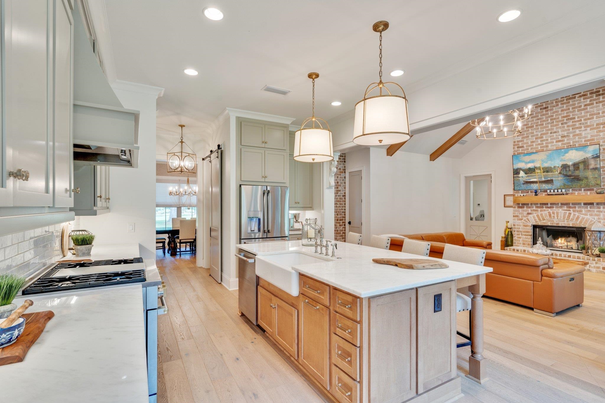 930 Old Farm Road