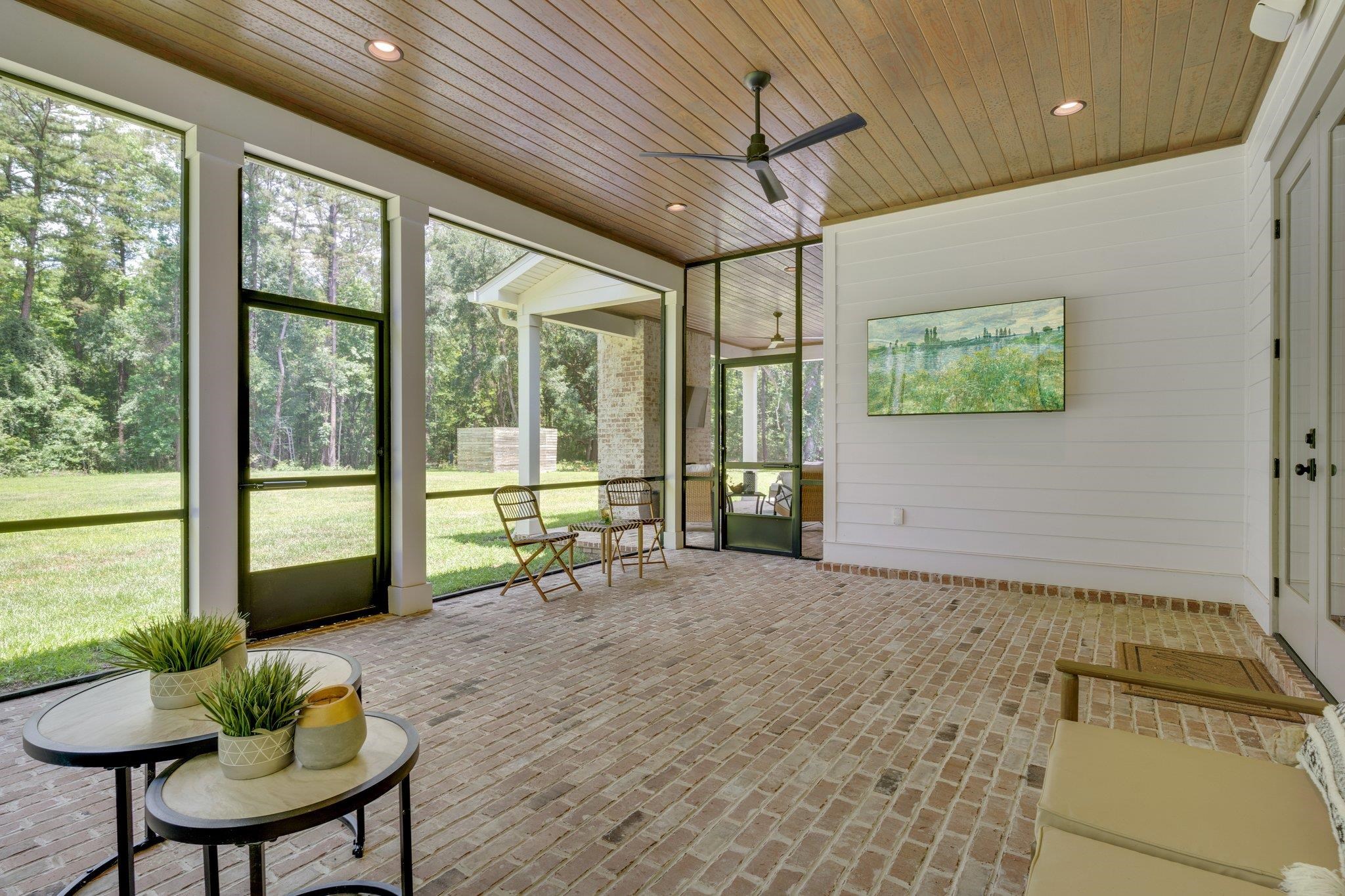 930 Old Farm Road