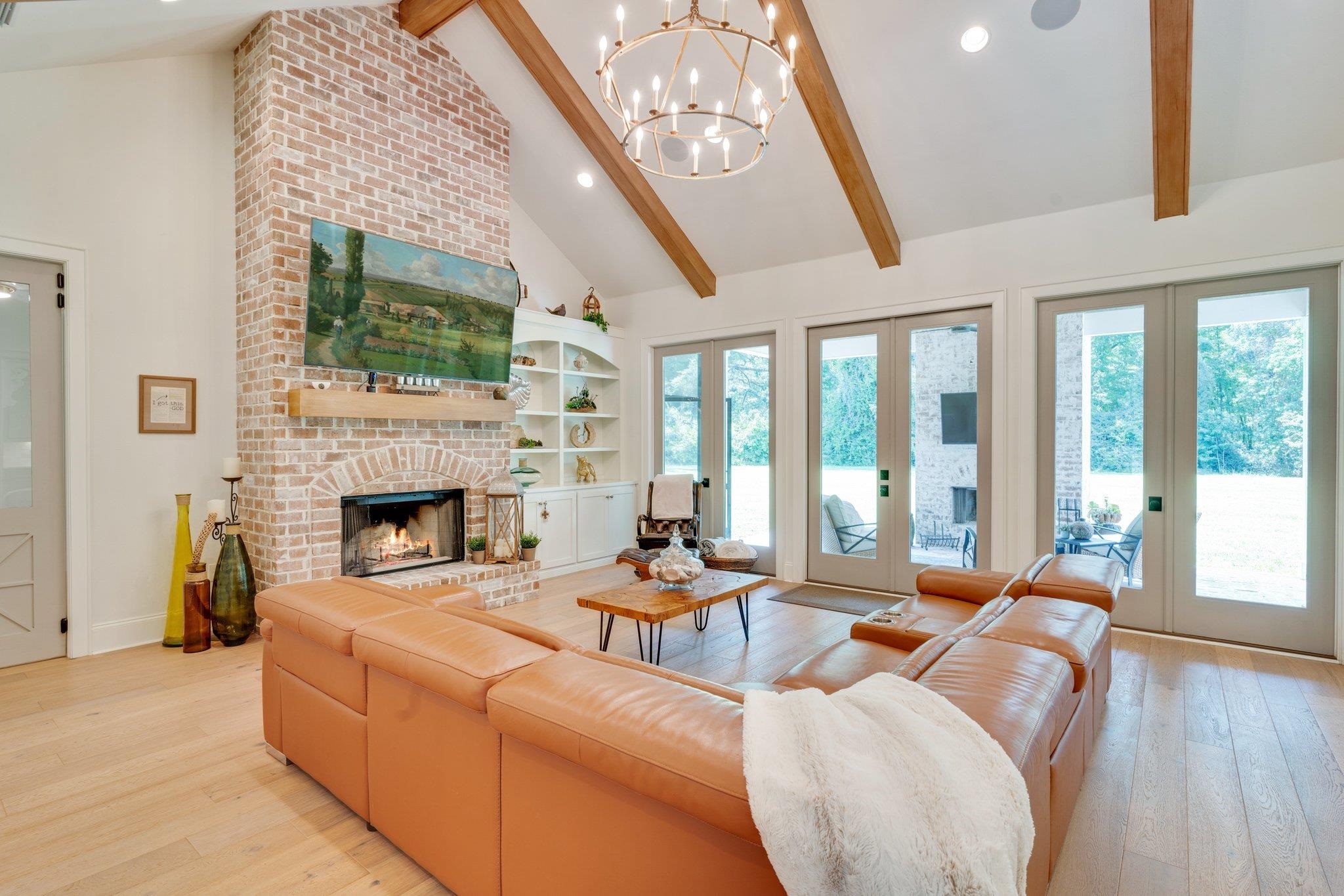 930 Old Farm Road