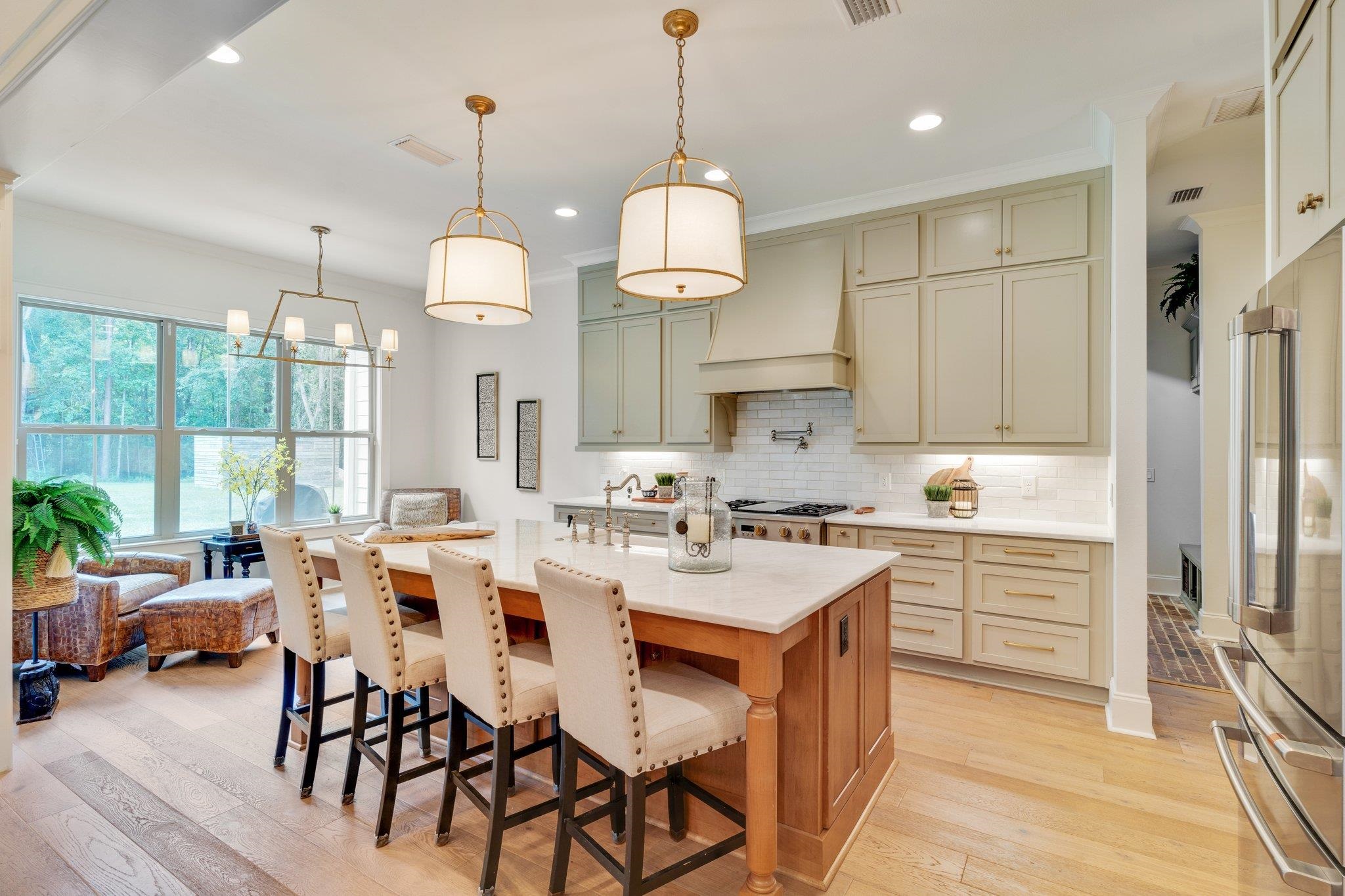 930 Old Farm Road