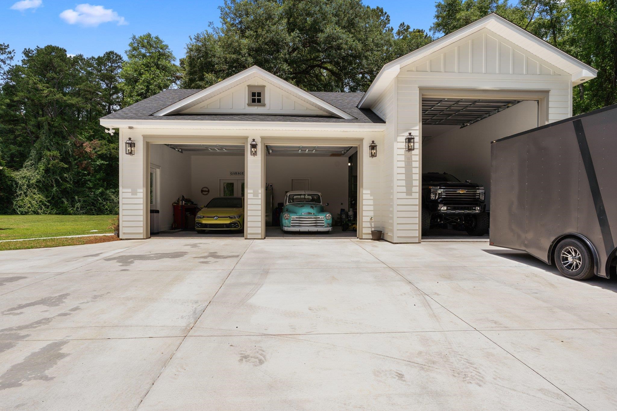 930 Old Farm Road