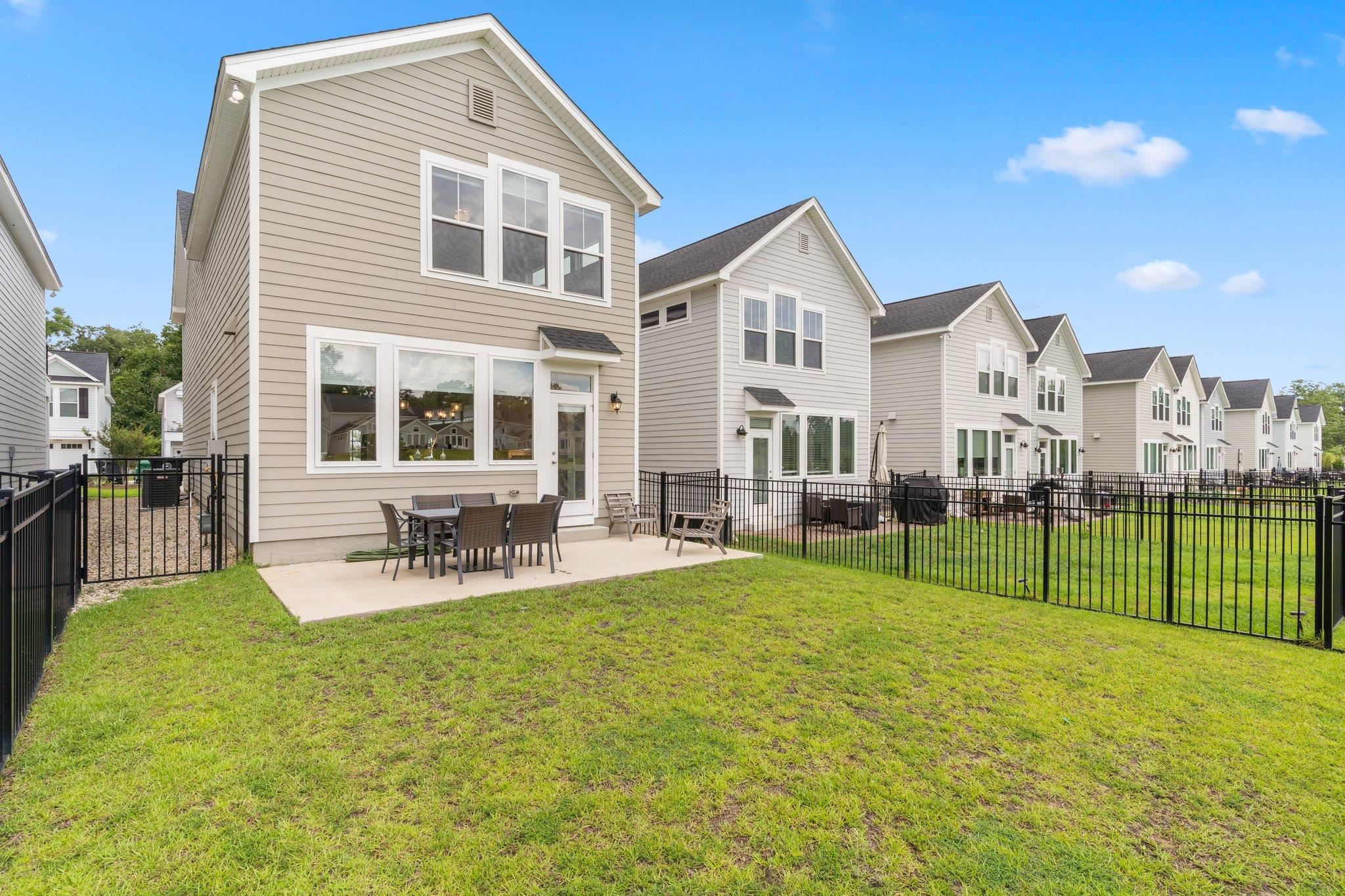 5631 Fletcher Oaks Drive