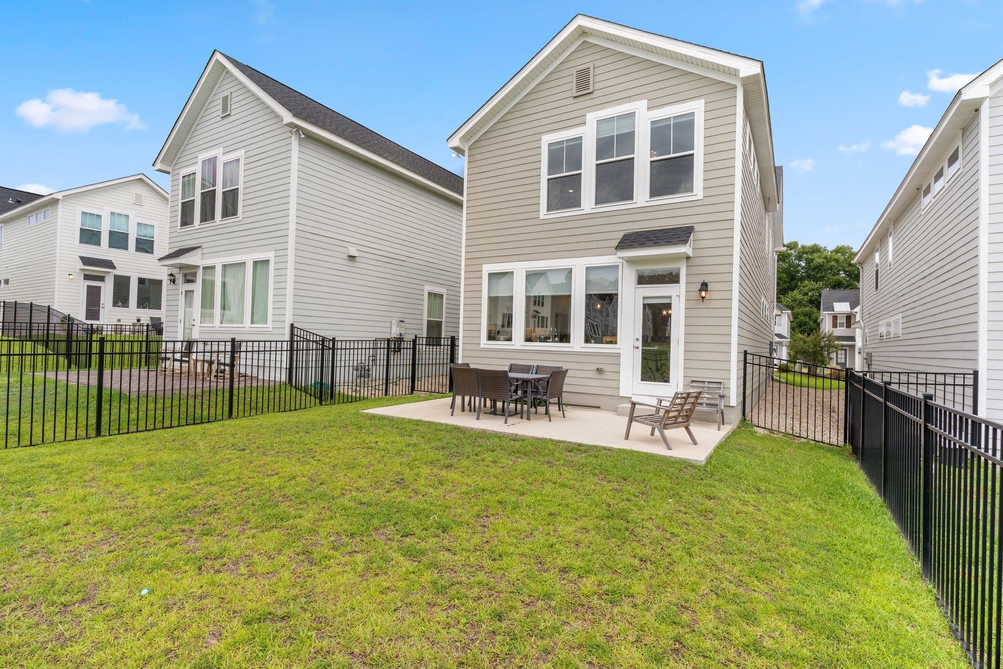 5631 Fletcher Oaks Drive