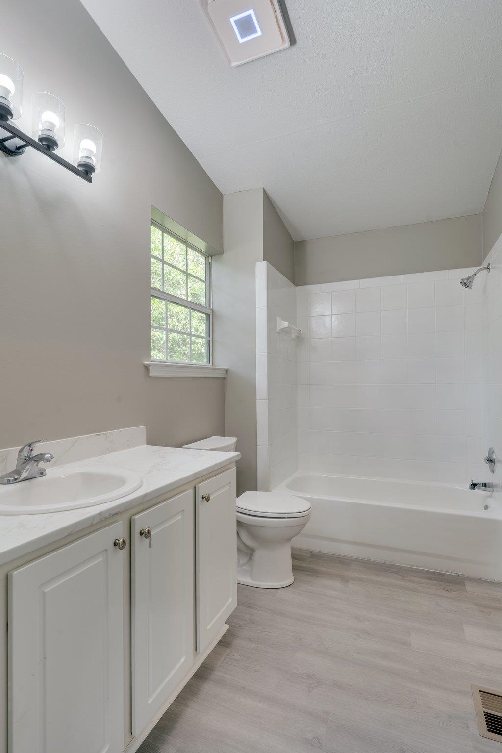 2103 Queenswood Drive