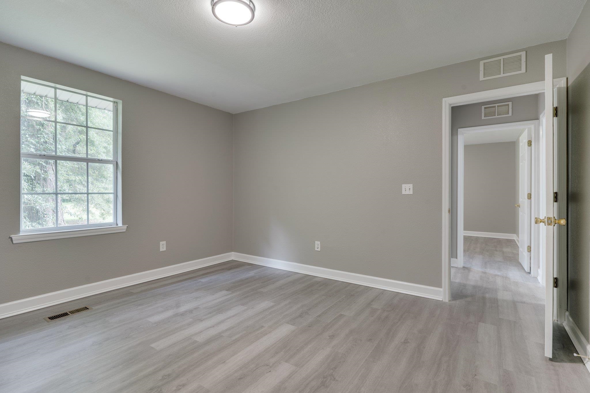 2103 Queenswood Drive