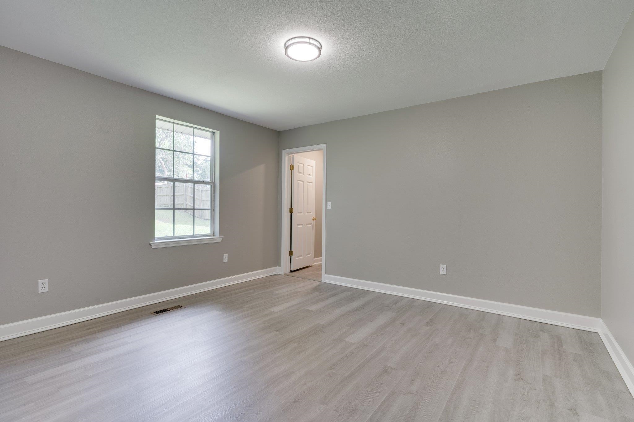 2103 Queenswood Drive