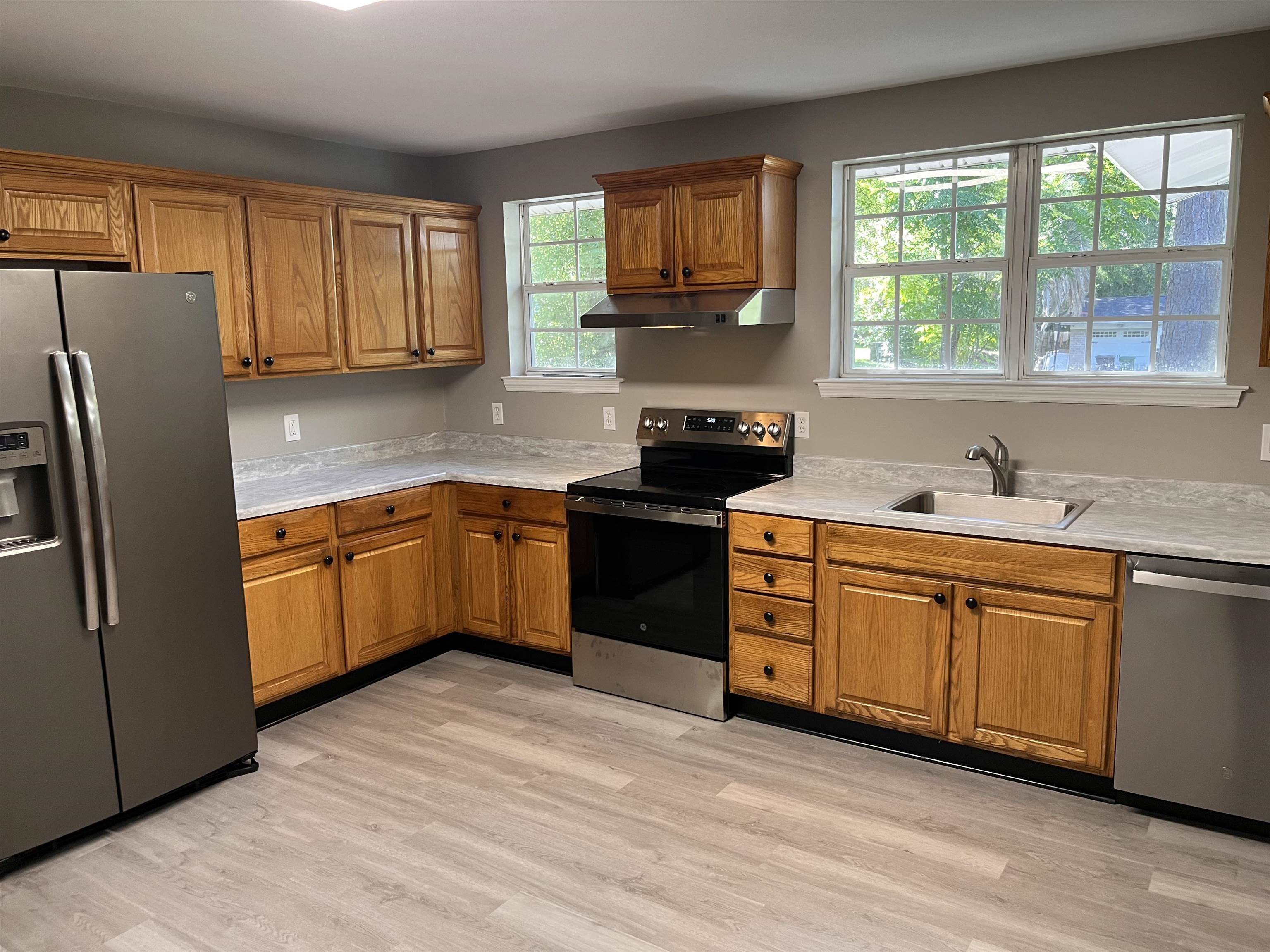 2103 Queenswood Drive