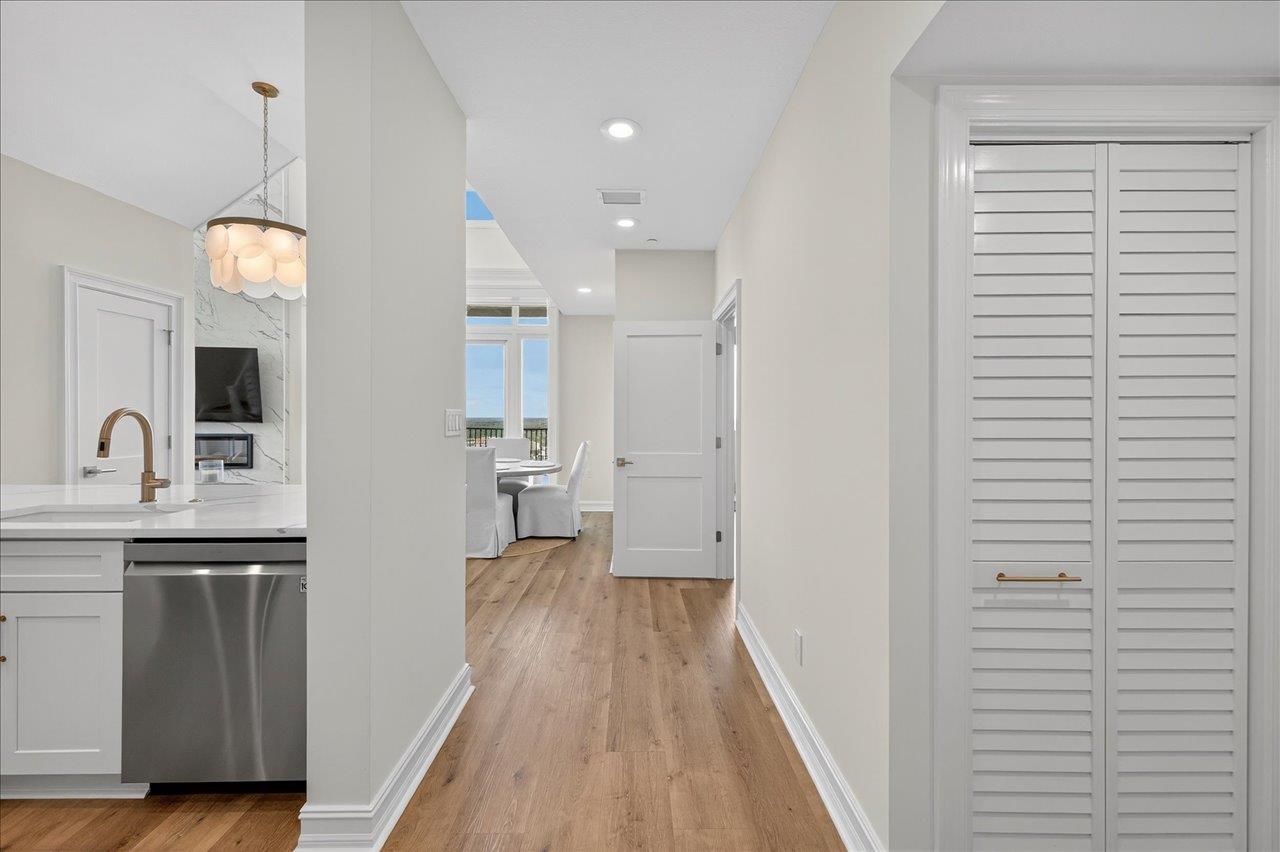 300 S Duval Unit: 2209