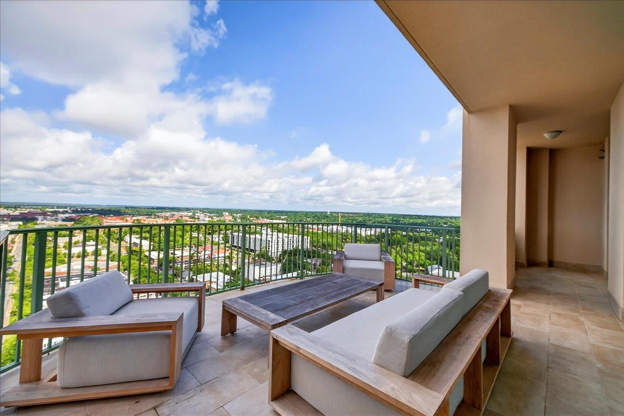 300 S Duval Unit: 2209