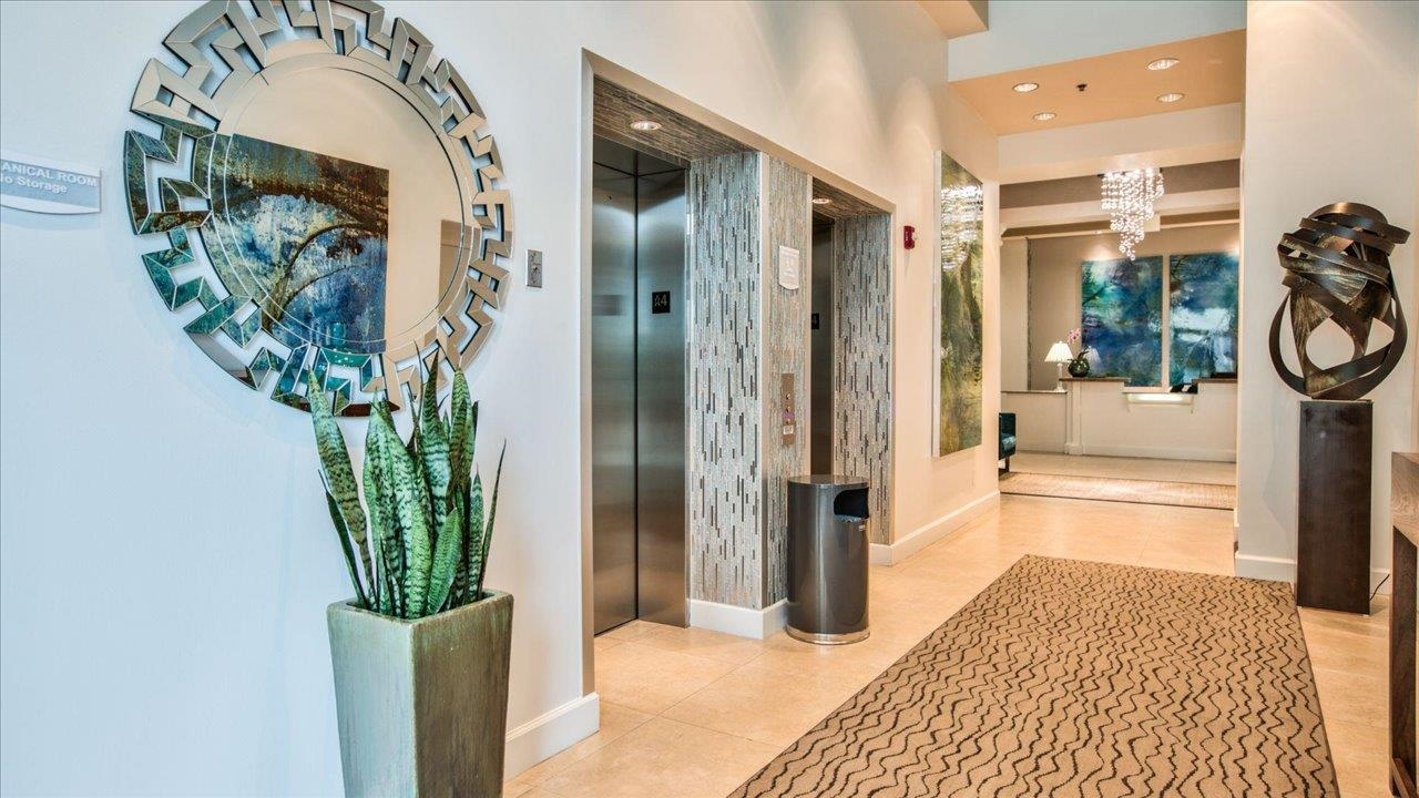 300 S Duval Unit: 2209
