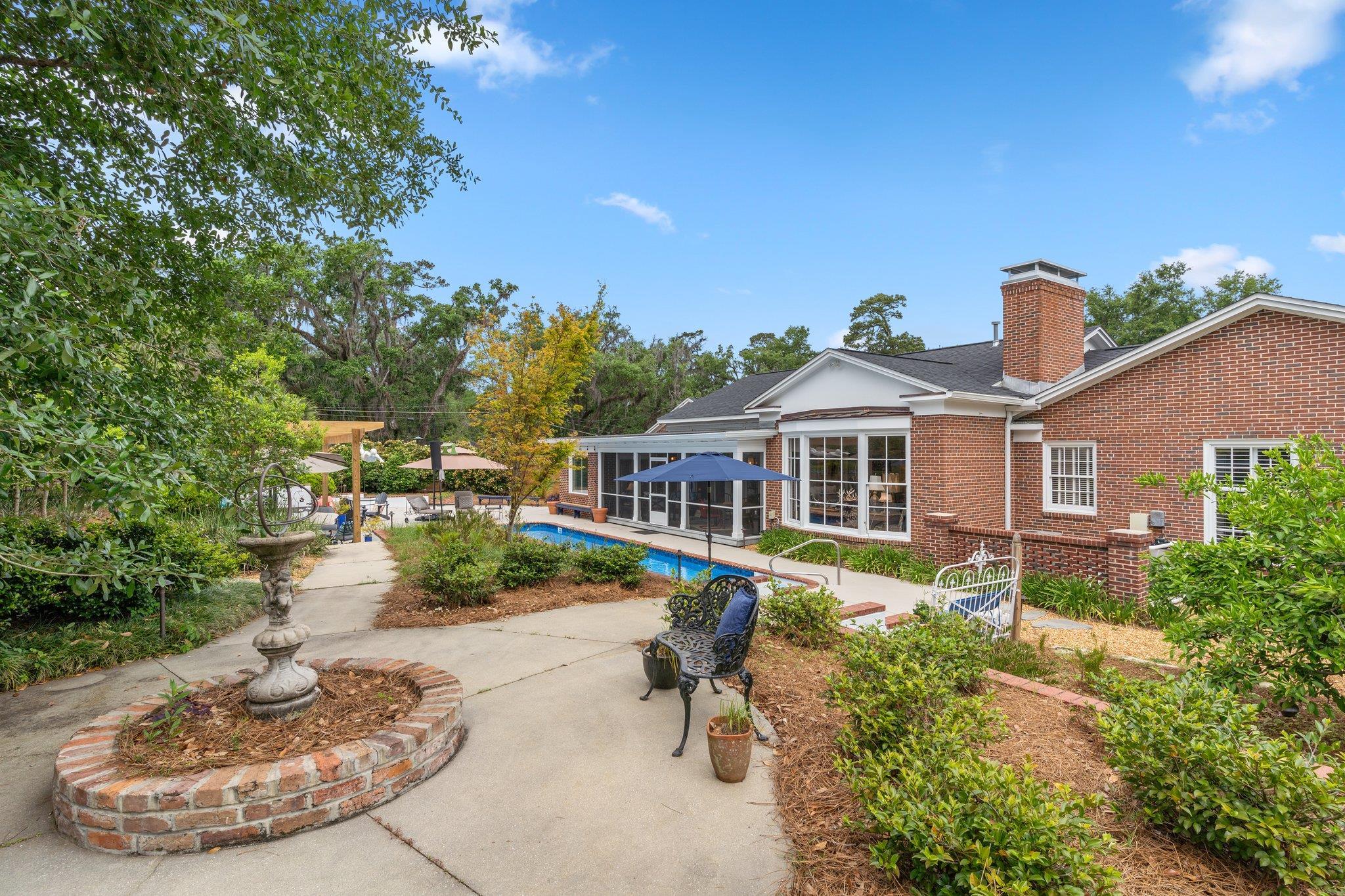 909 Circle Drive