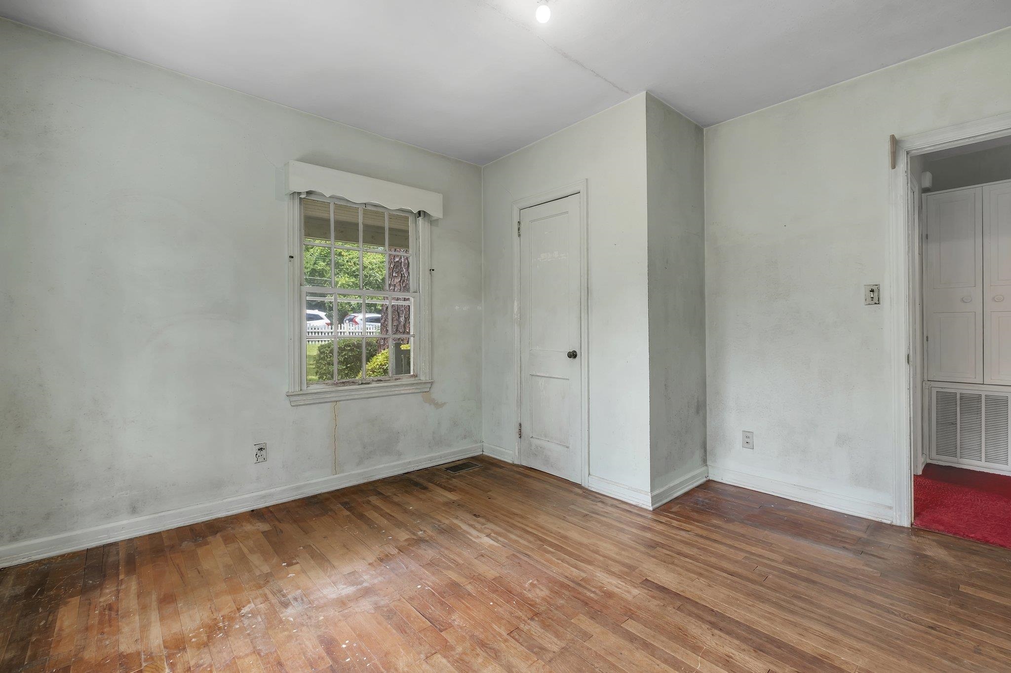 1561 Spruce Avenue