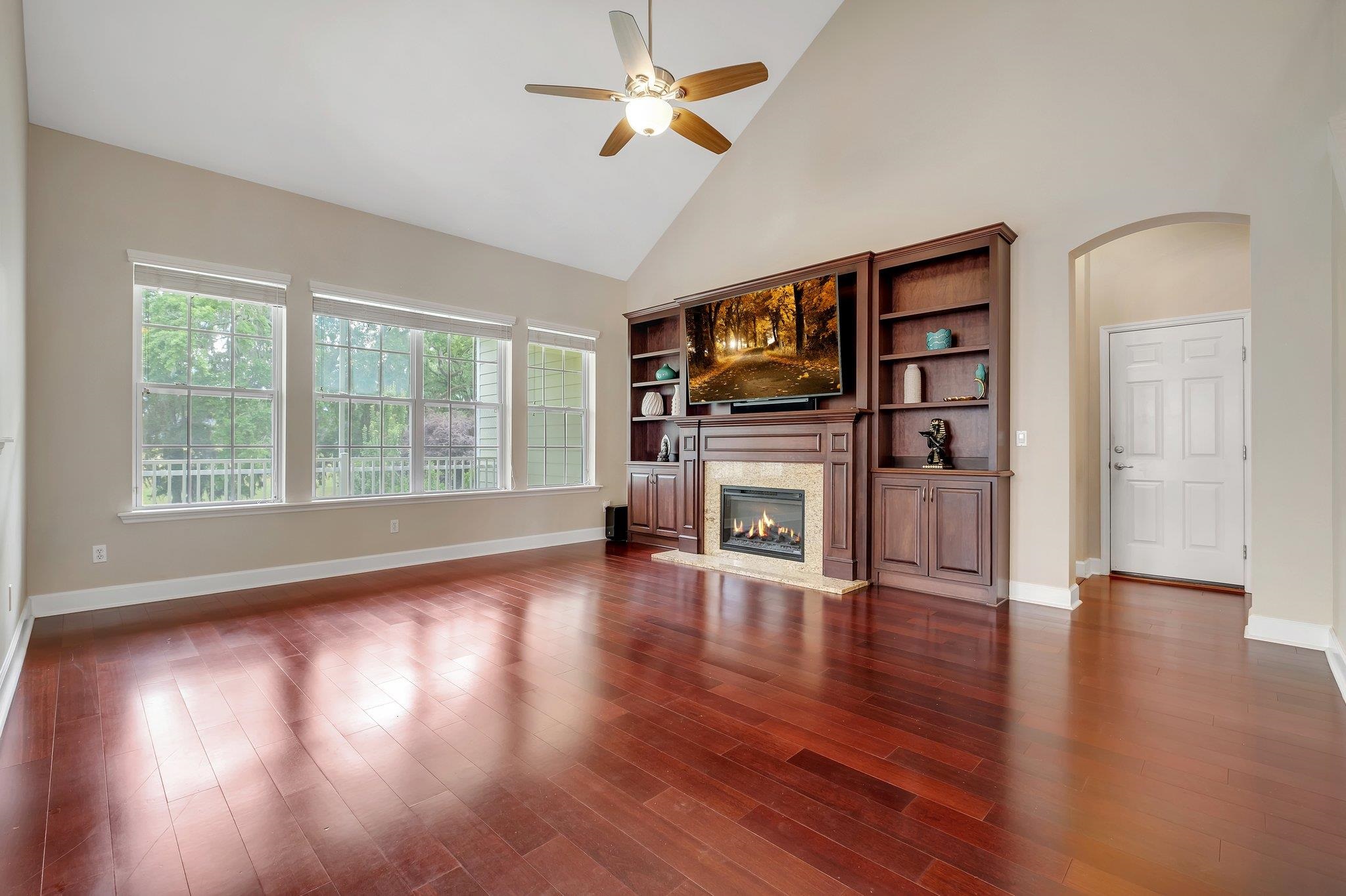 2413 Goldenrod Way
