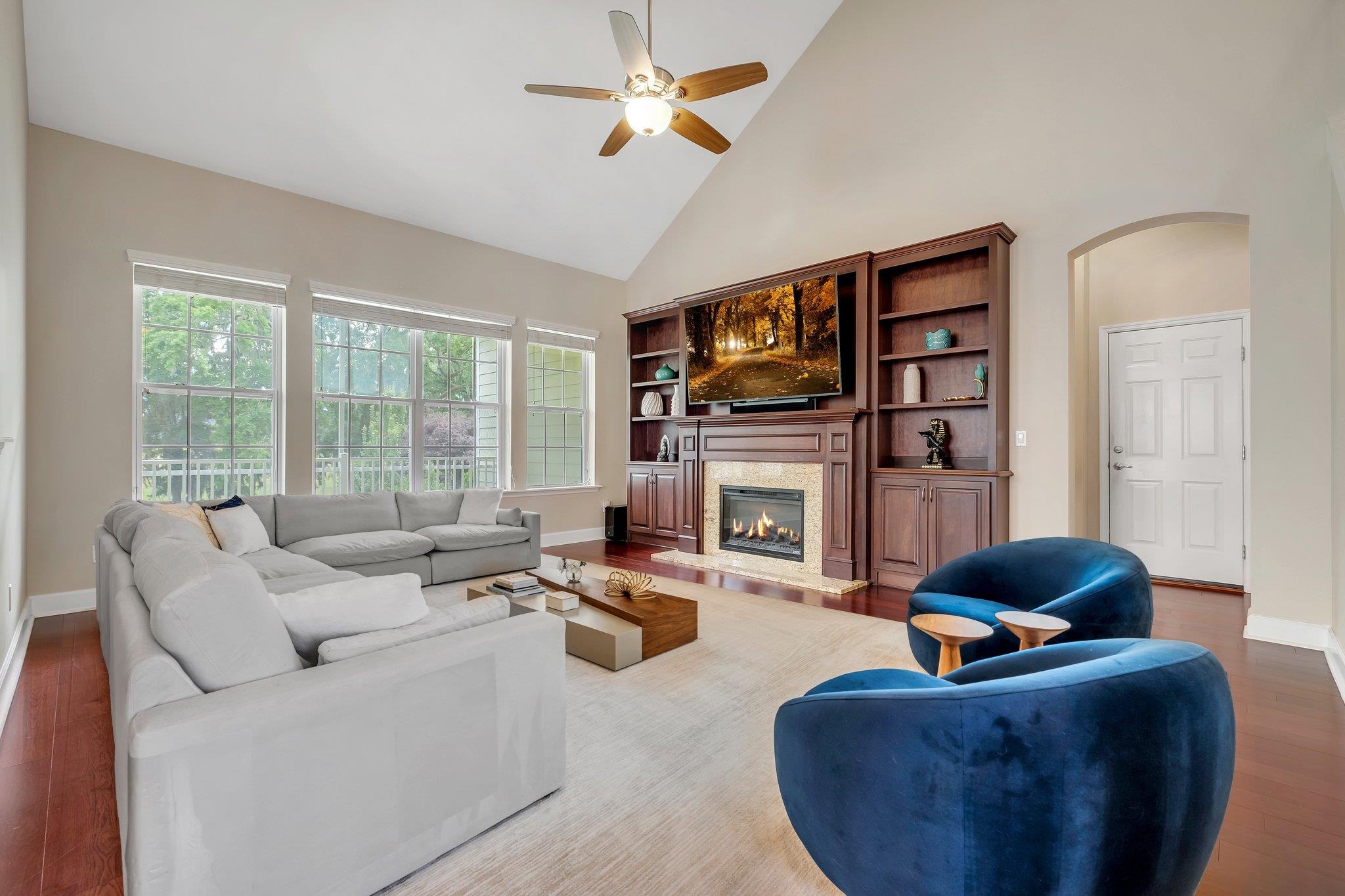 2413 Goldenrod Way