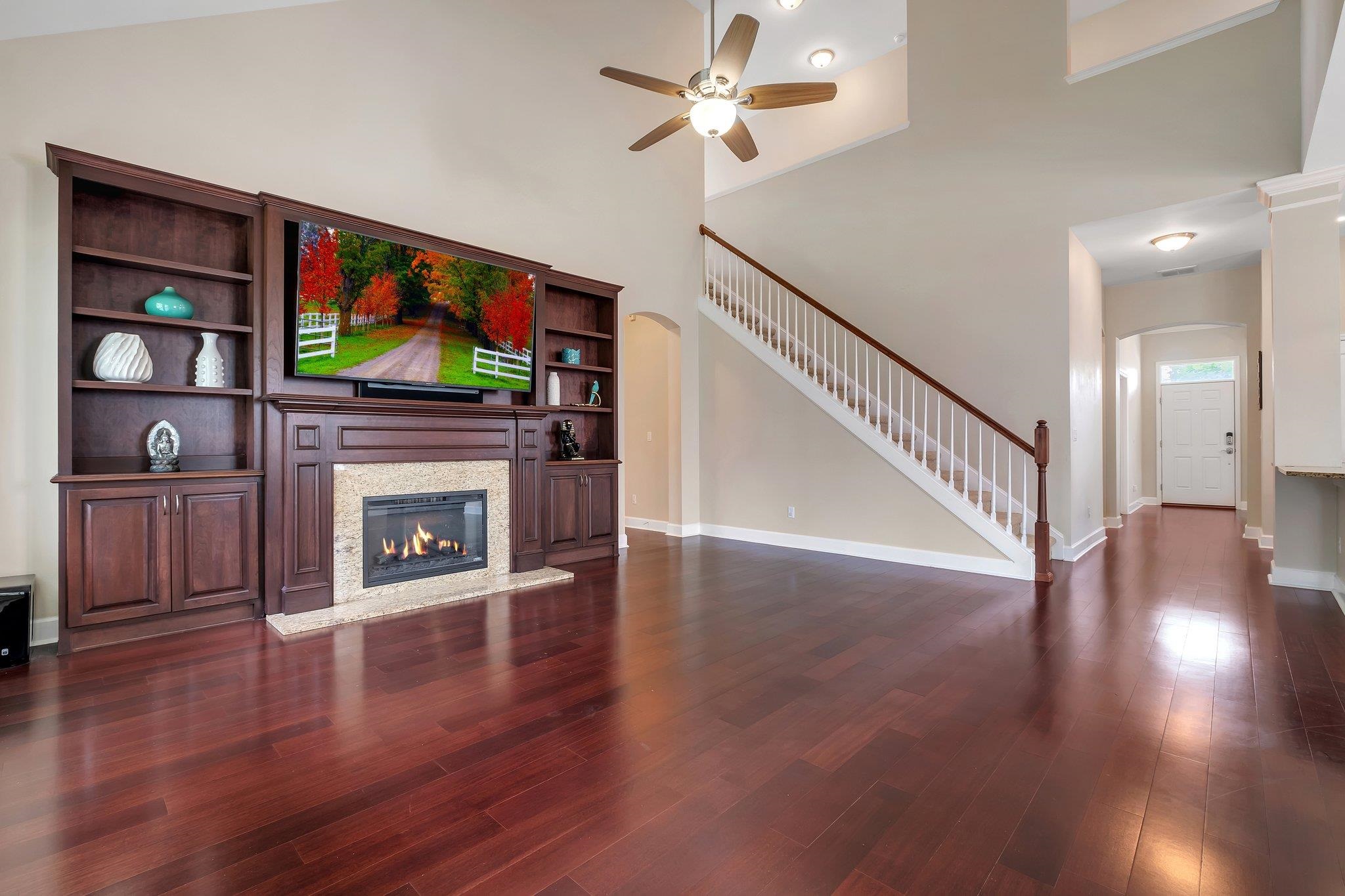 2413 Goldenrod Way