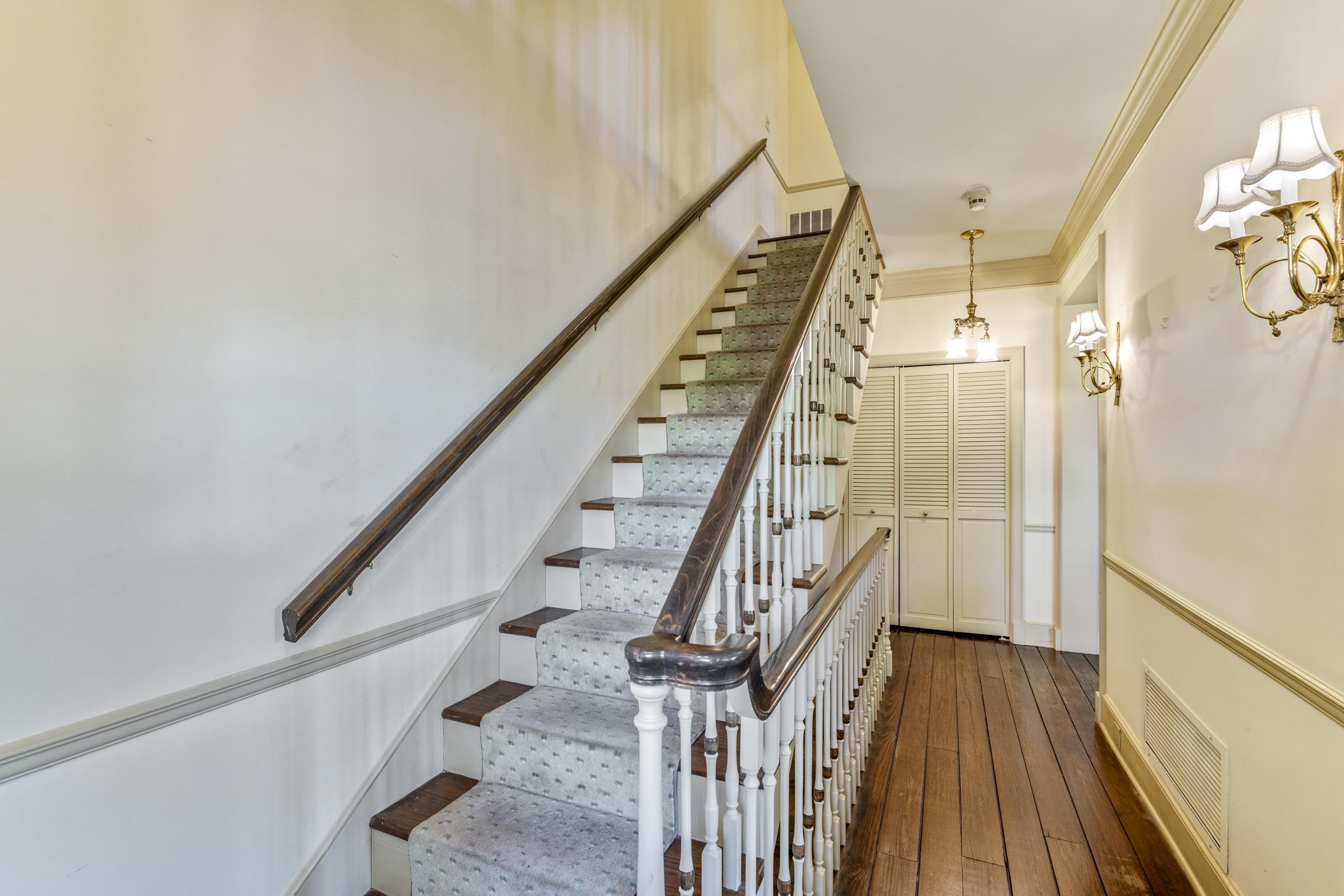 111-B S Gadsden Street Unit: 2