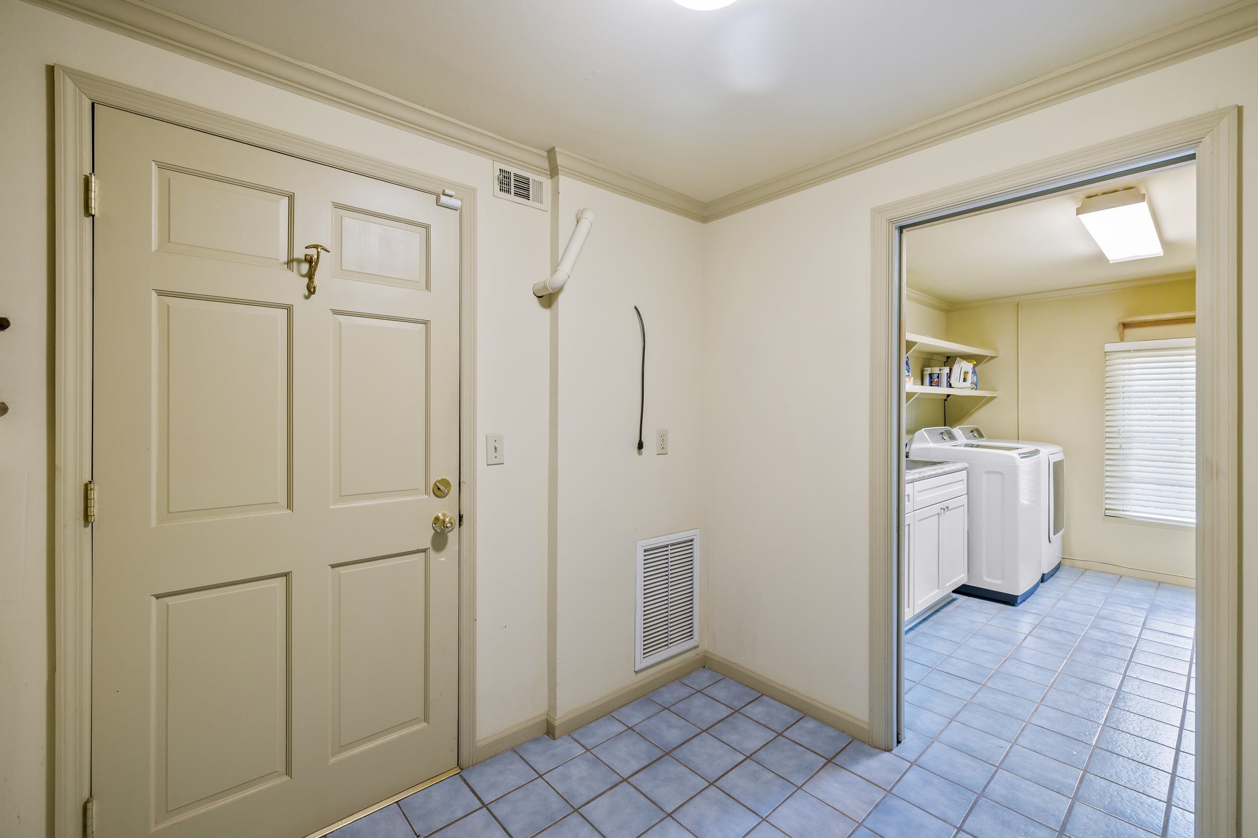 111-B S Gadsden Street Unit: 2