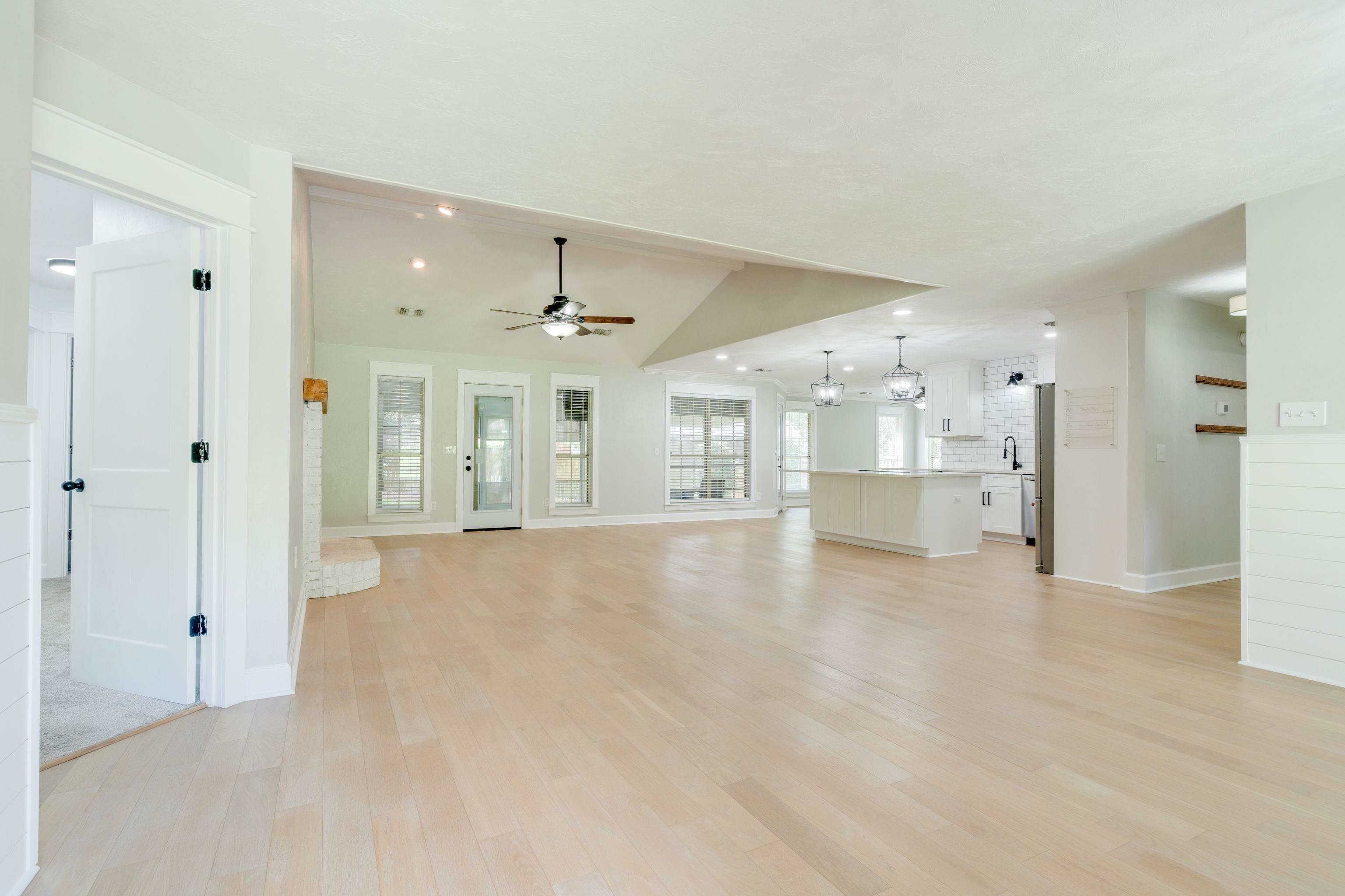 3585 Gardenview Way