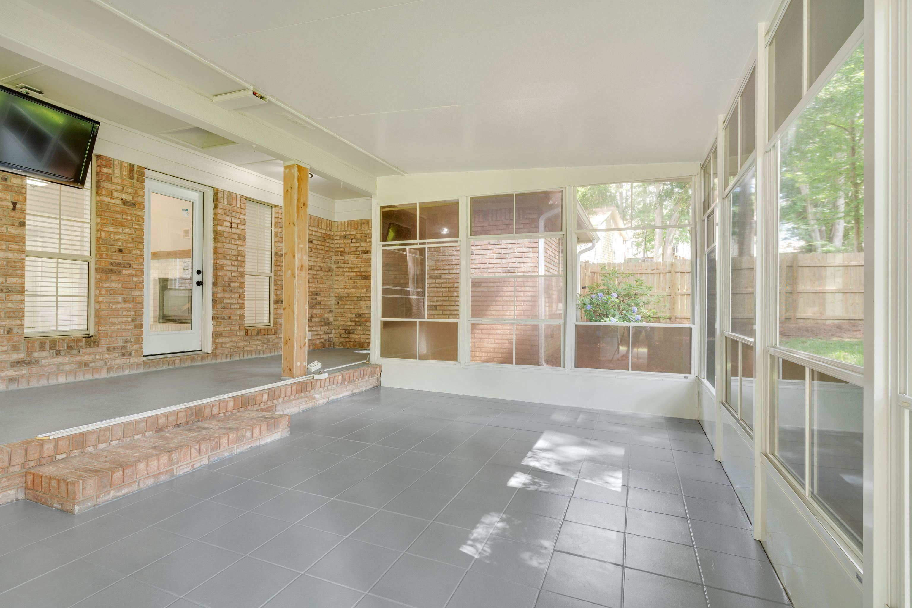 3585 Gardenview Way