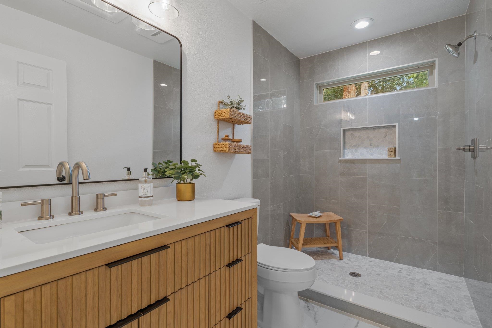 3744 Lifford Circle