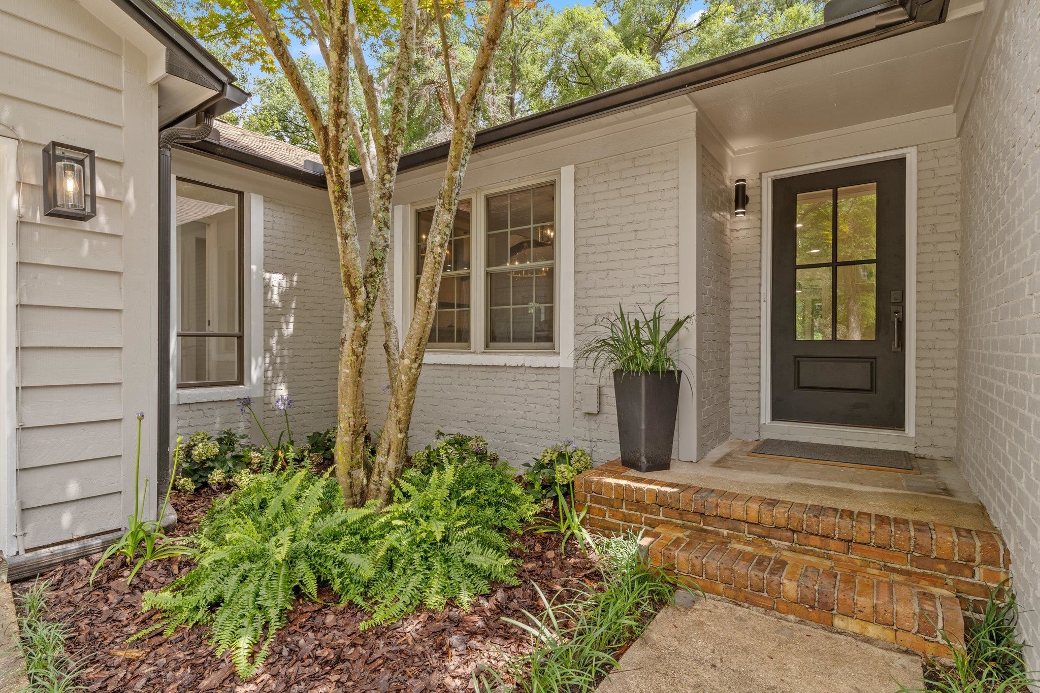 3744 Lifford Circle
