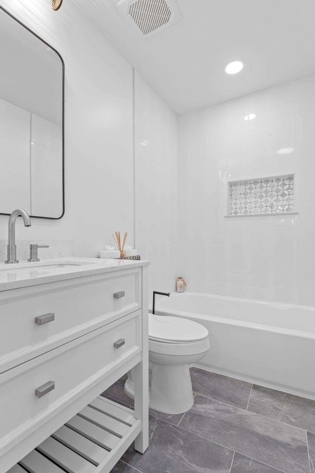 3744 Lifford Circle