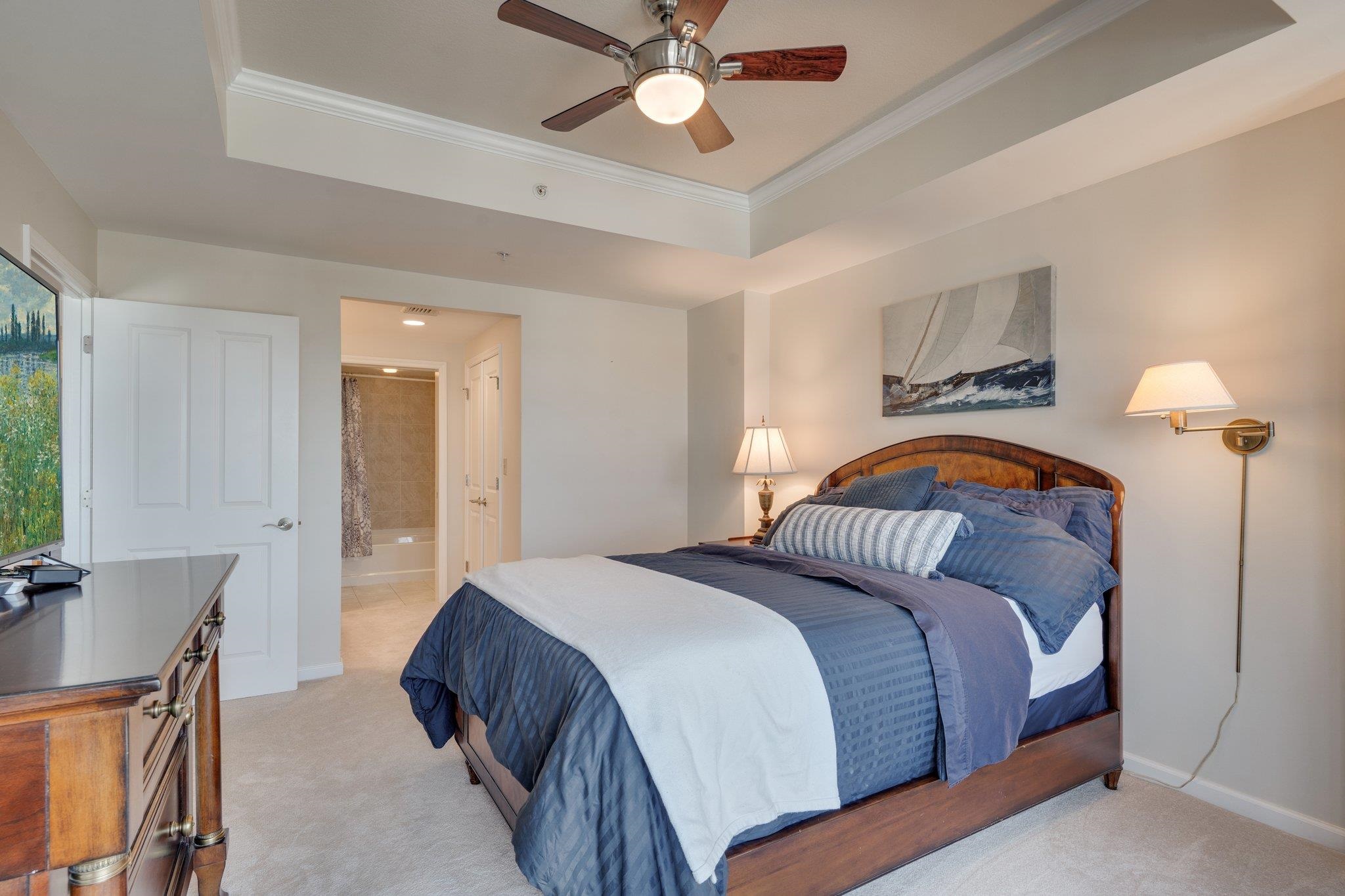 121 N Monroe Street Unit: 1103