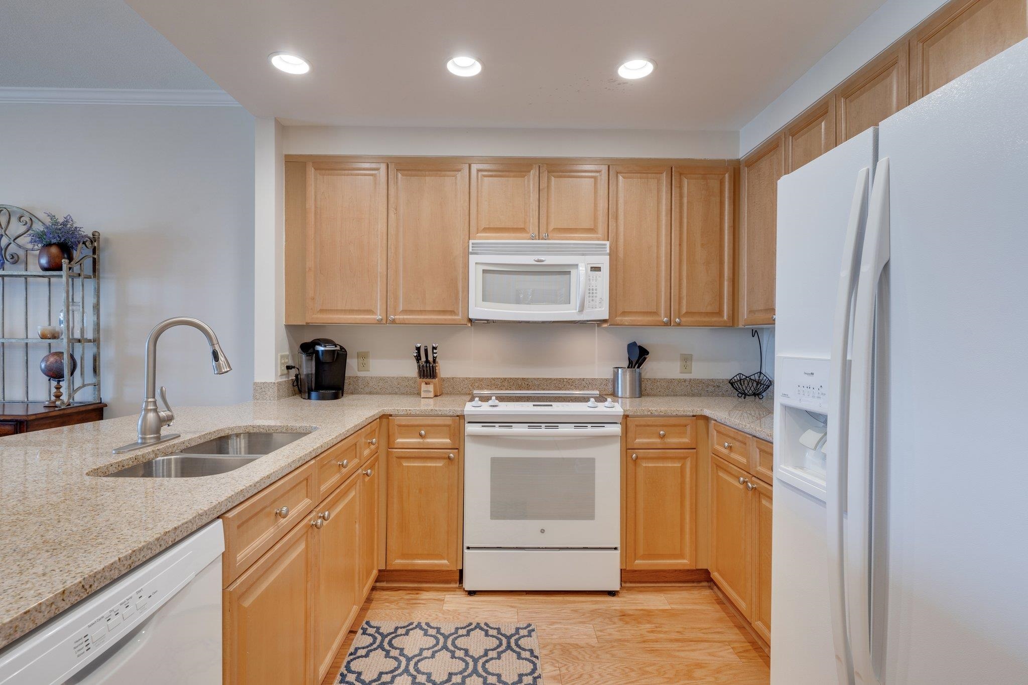 121 N Monroe Street Unit: 1103