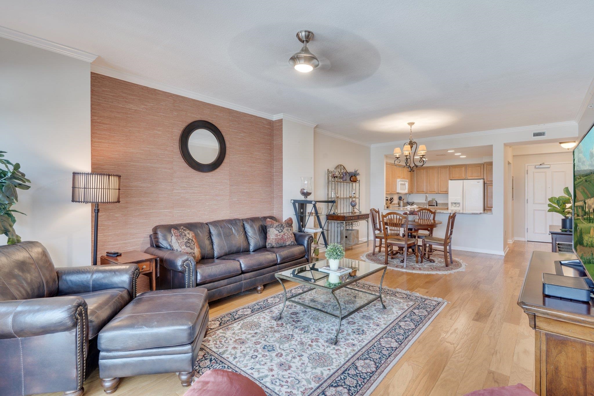 121 N Monroe Street Unit: 1103