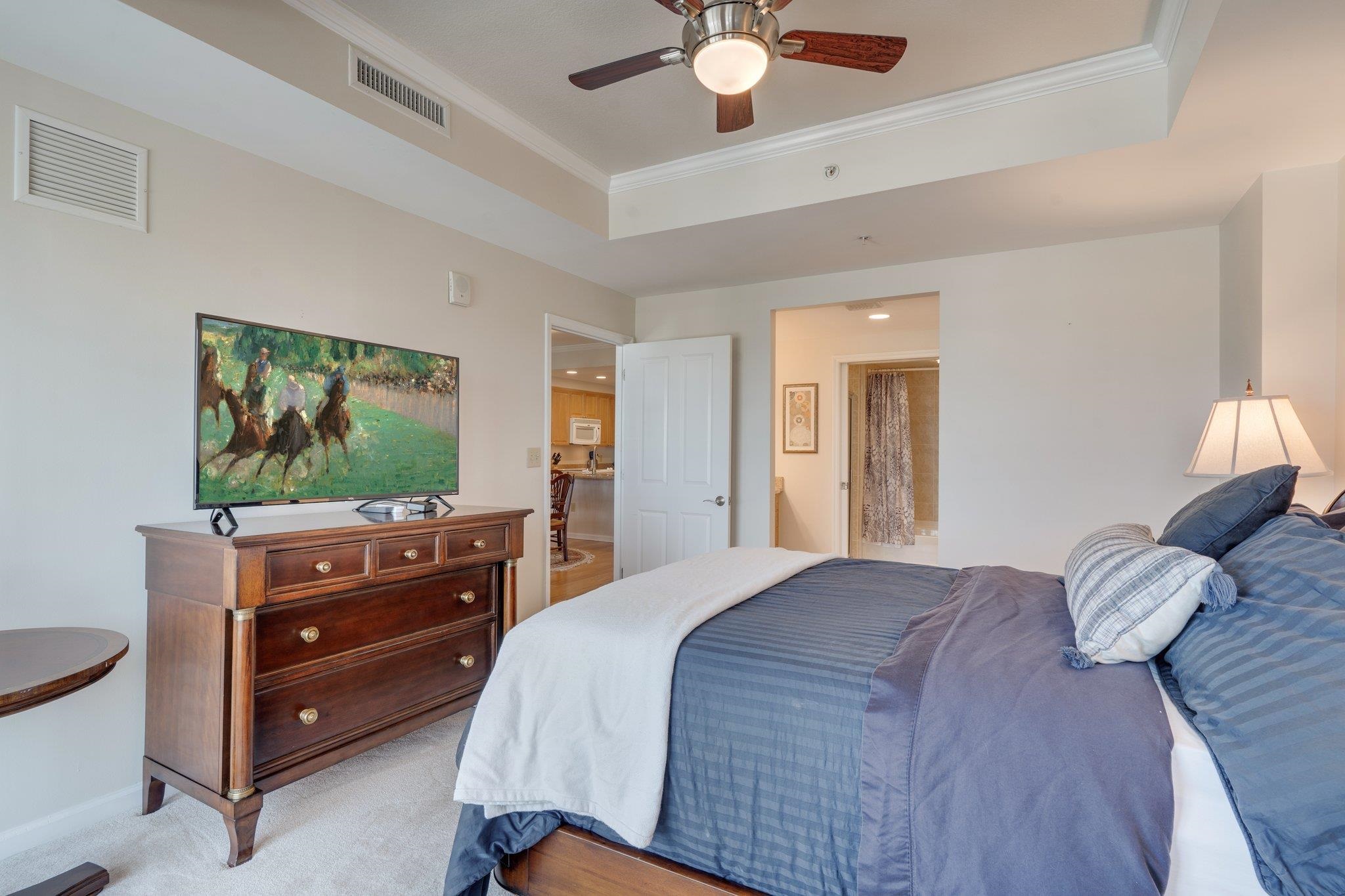 121 N Monroe Street Unit: 1103